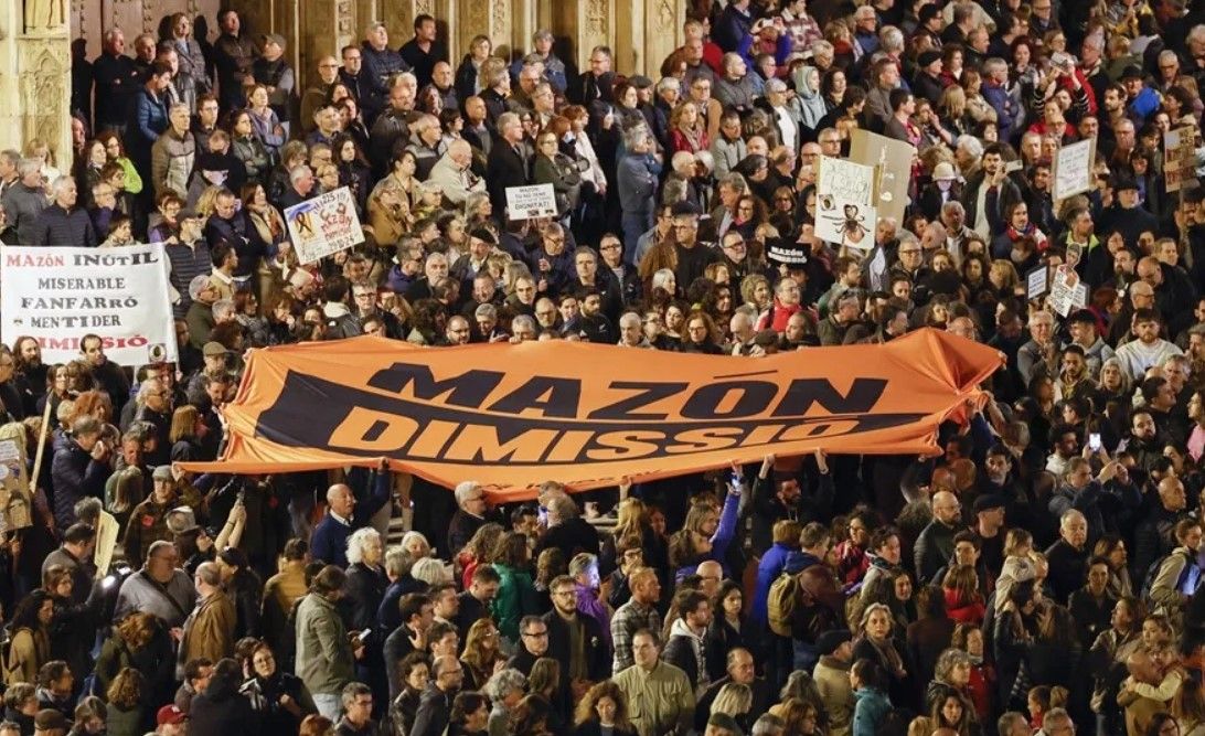 Huelga general en Valencia: masiva movilización para pedir la dimisión de Mazón por la DANA