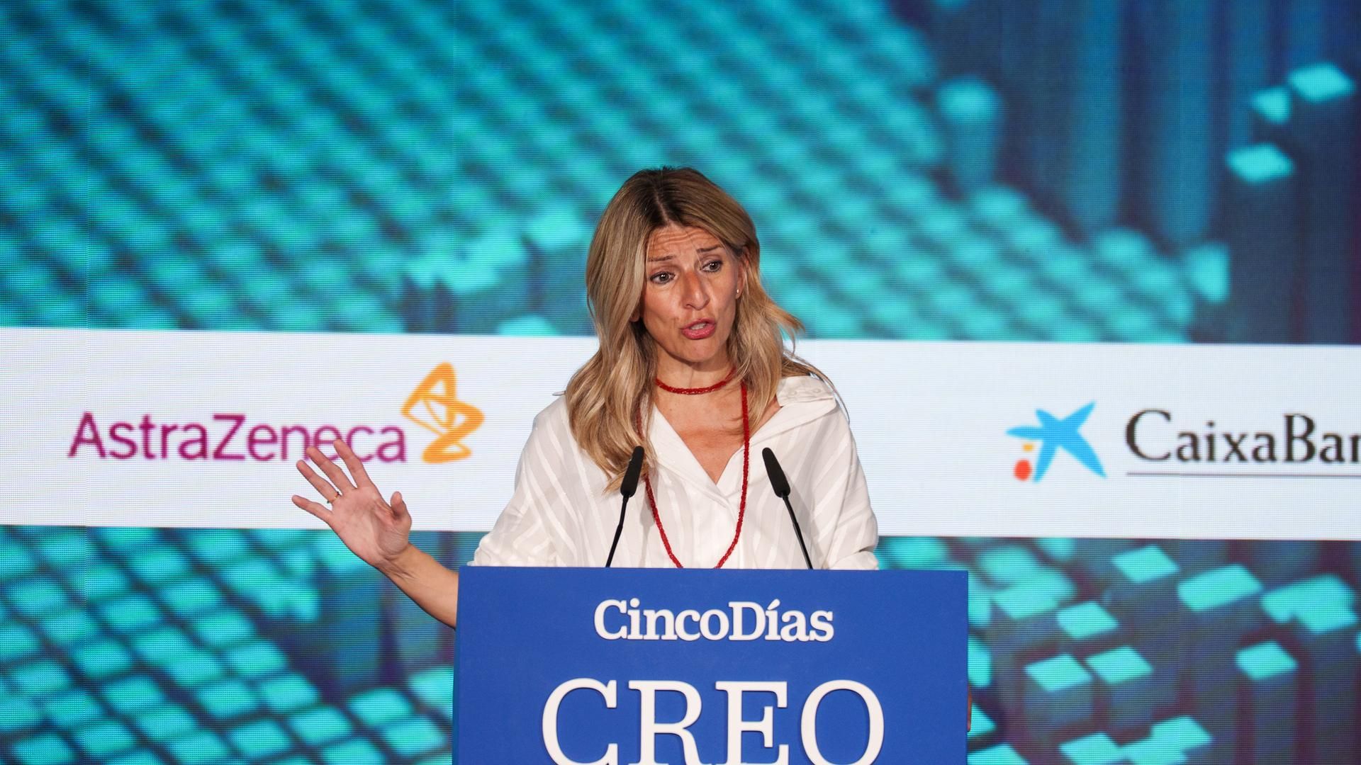 Yolanda Díaz hace un 'guiño' a la CEOE al plantear medidas contra el absentismo "de la mano" de la reducción de la jornada laboral