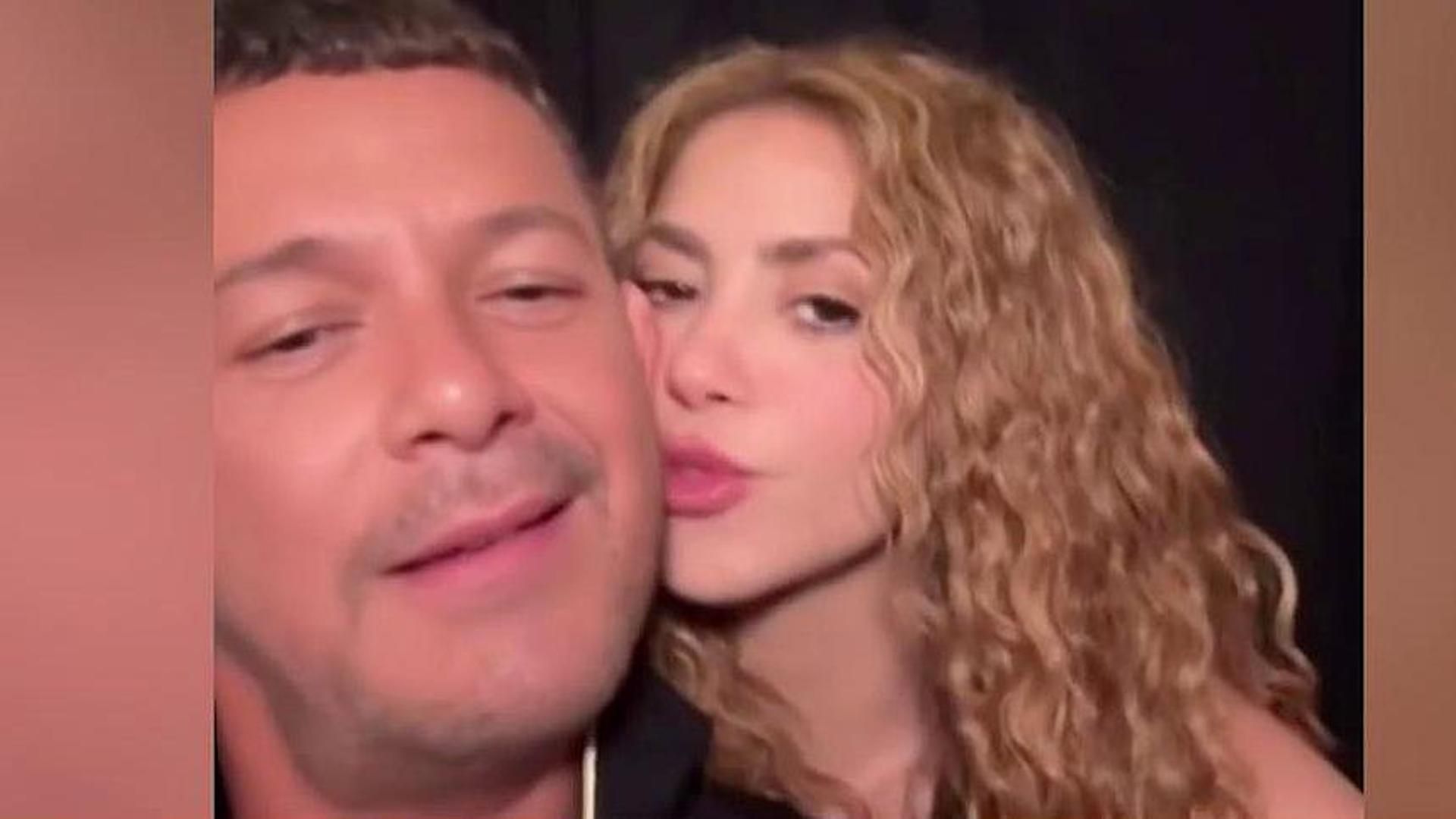 besamealejandroshakira