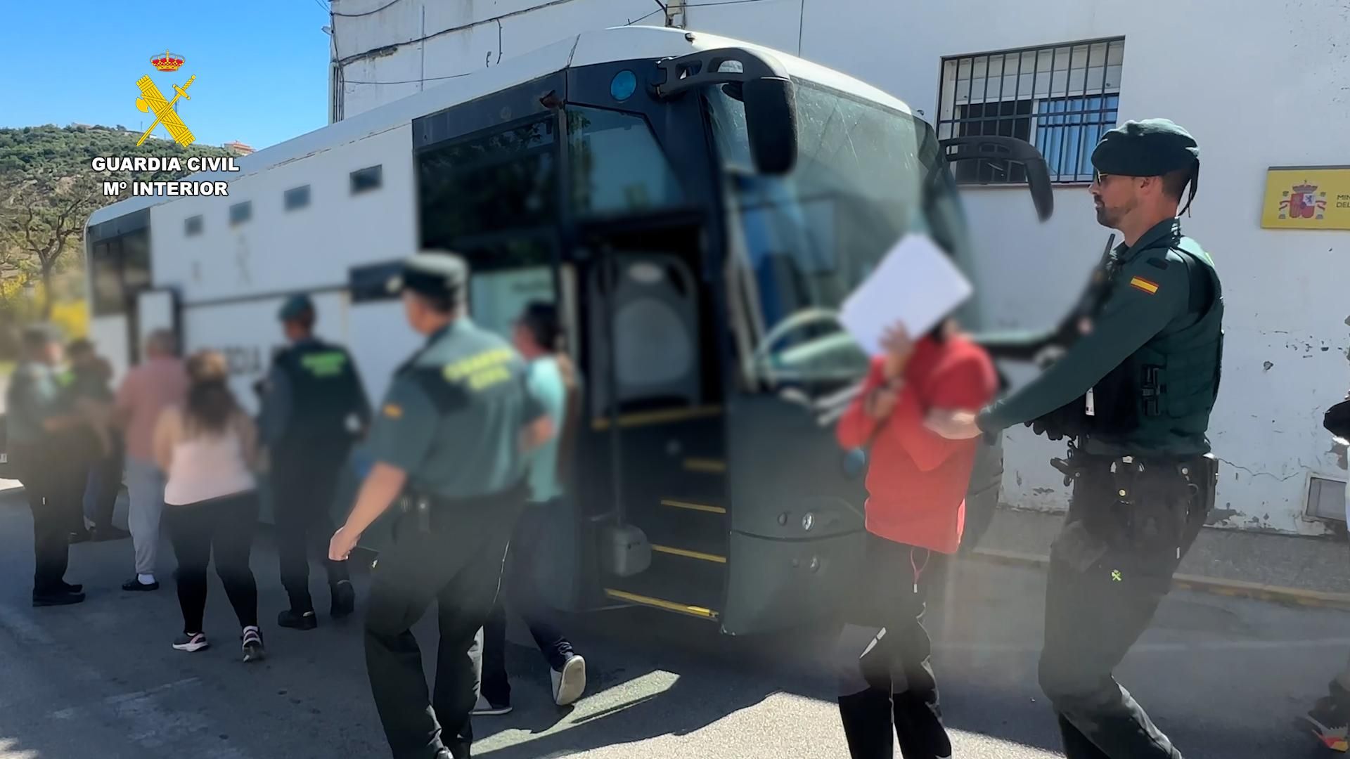 Operativo de la Guardia Civil en la sierra de Cádiz Operativo de la Guardia Civil en la sierra de Cádiz