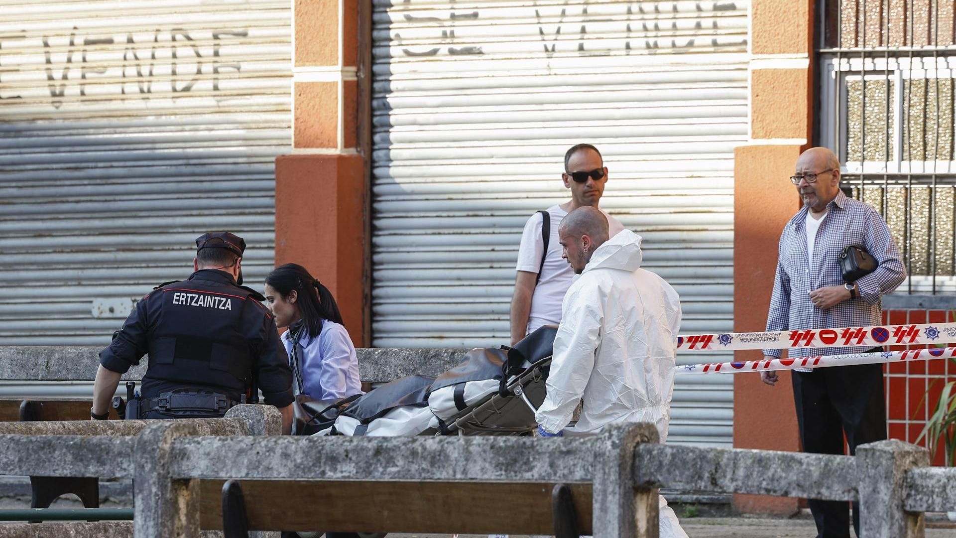 Se llevan los cadáveres de una niña y su padre en un caso de violencia vicaria en Bilbao