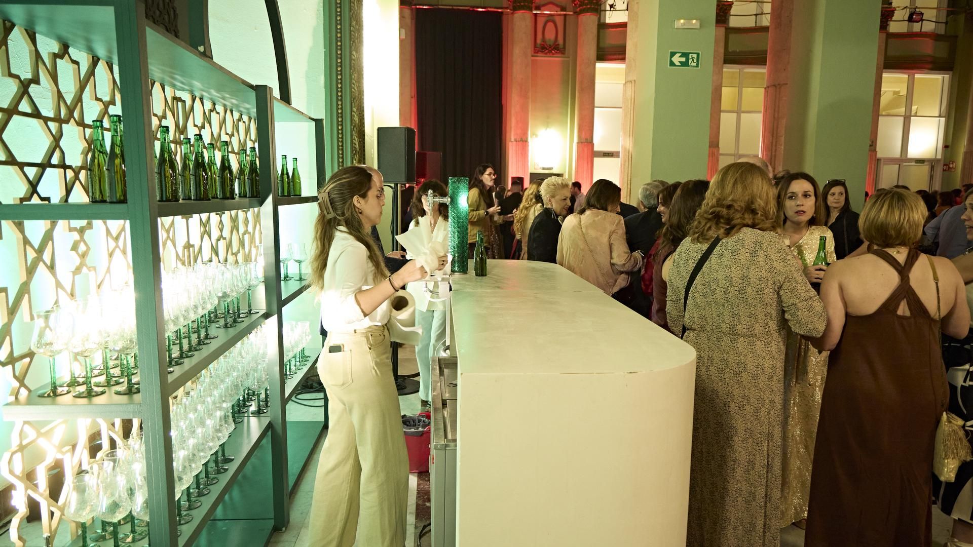 Stand Cervezas Alhambra