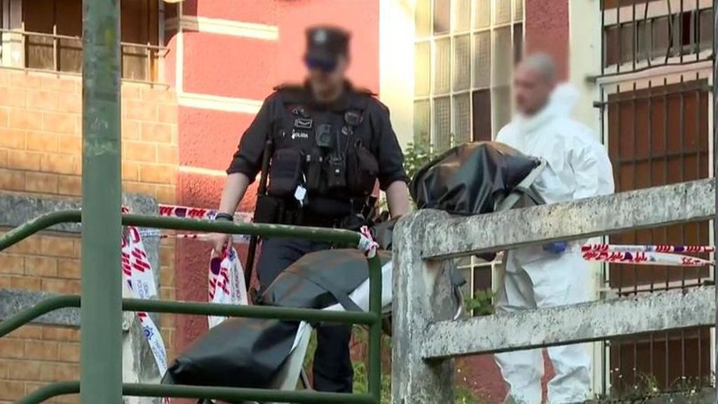 Un hombre mata a su hija y luego se suicida en Bilbao: la madre alertó a la policía que encontró a la menor degollada