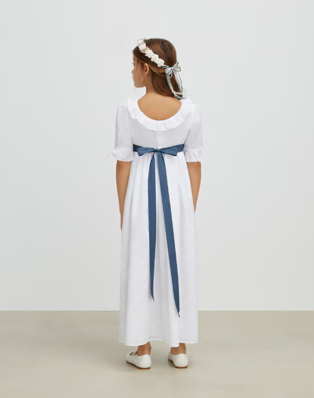 Vestido de Comunión con lazada a la espalda