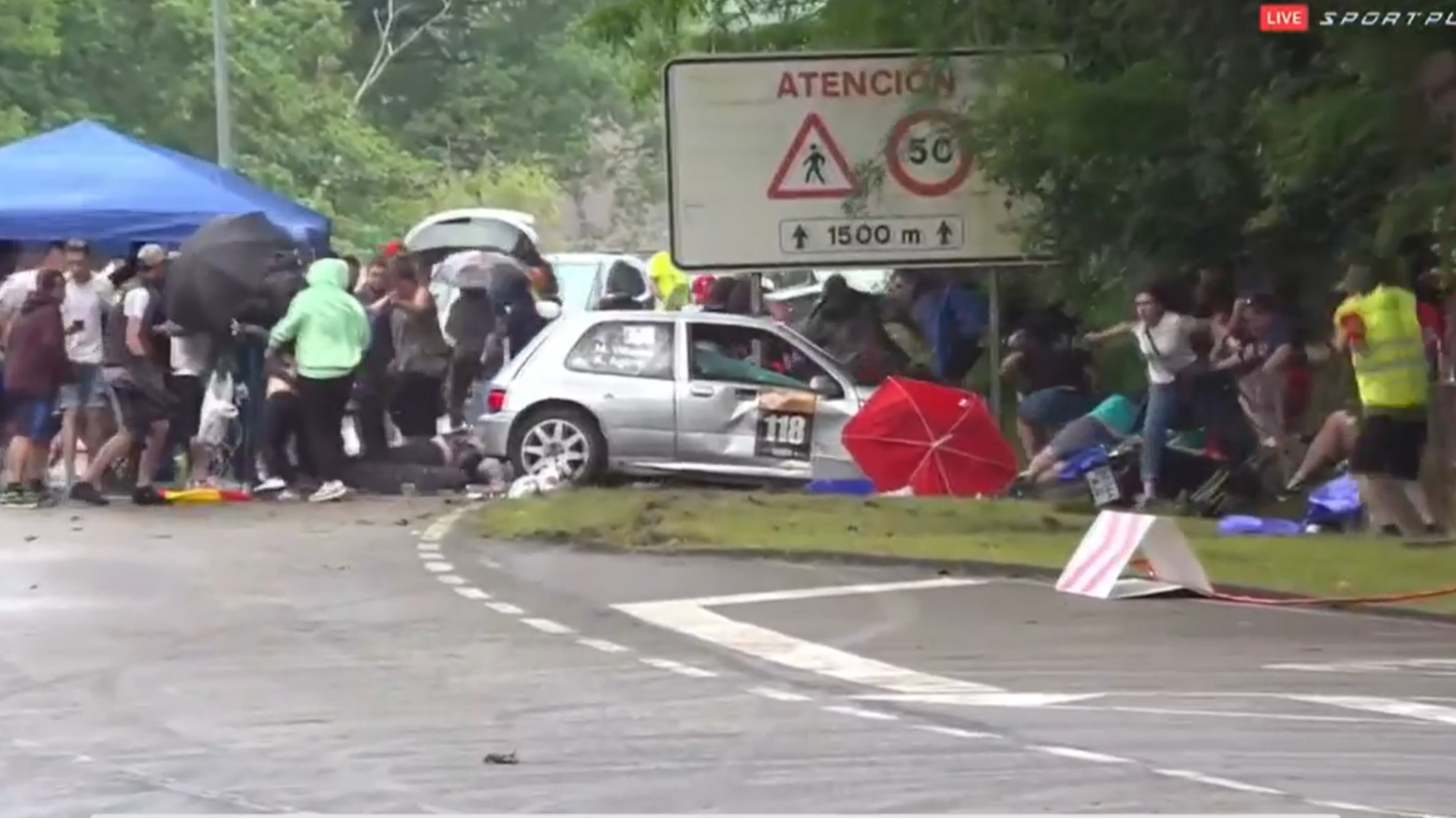 Duras imágenes del momento del atropello múltiple en el Rallye de Hoznayo: ocho evacuados