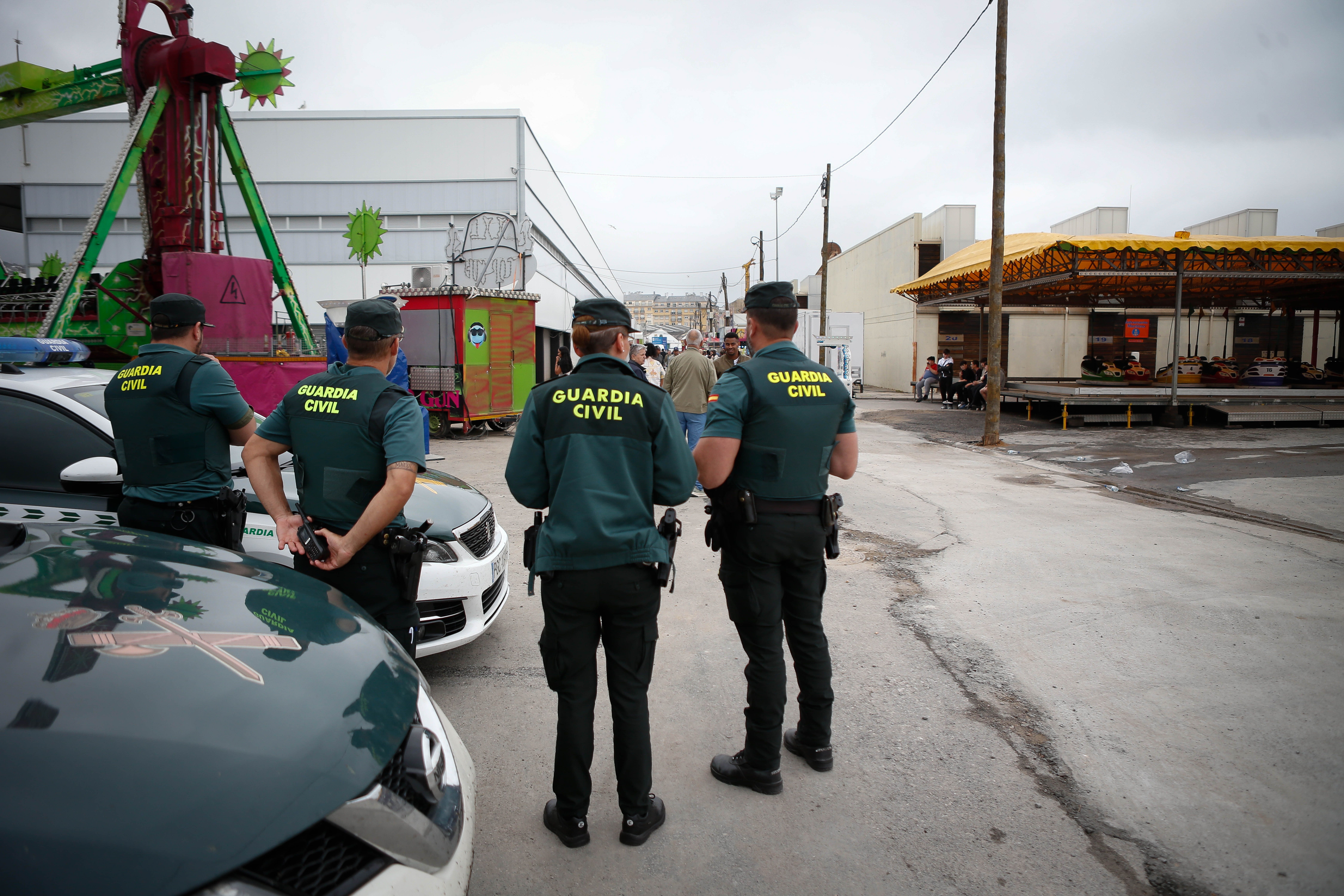 Guardias civiles en el lugar del atropello en Burela, Lugo