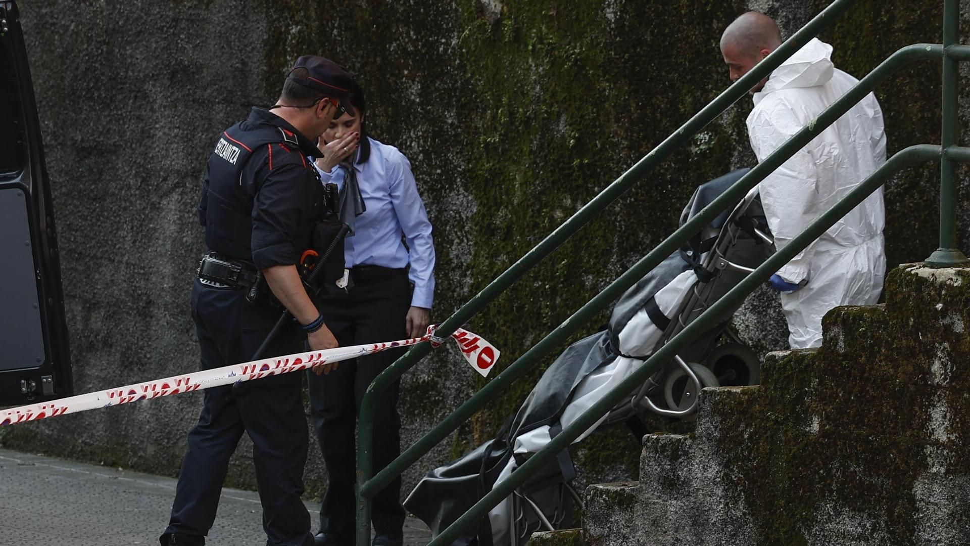 La madre de la niña asesinada por su padre en Bilbao continúa hospitalizada