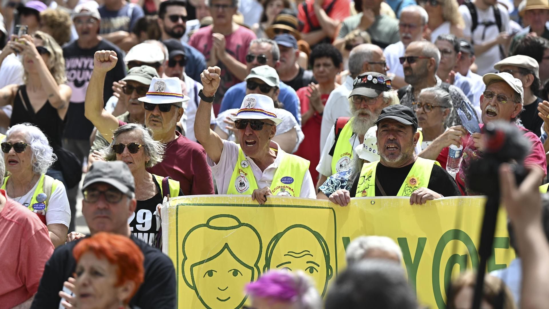 Homenaje a los fallecidos en residencias de ancianos durante la pandemia Homenaje a los fallecidos en residencias de ancianos durante la pandemia