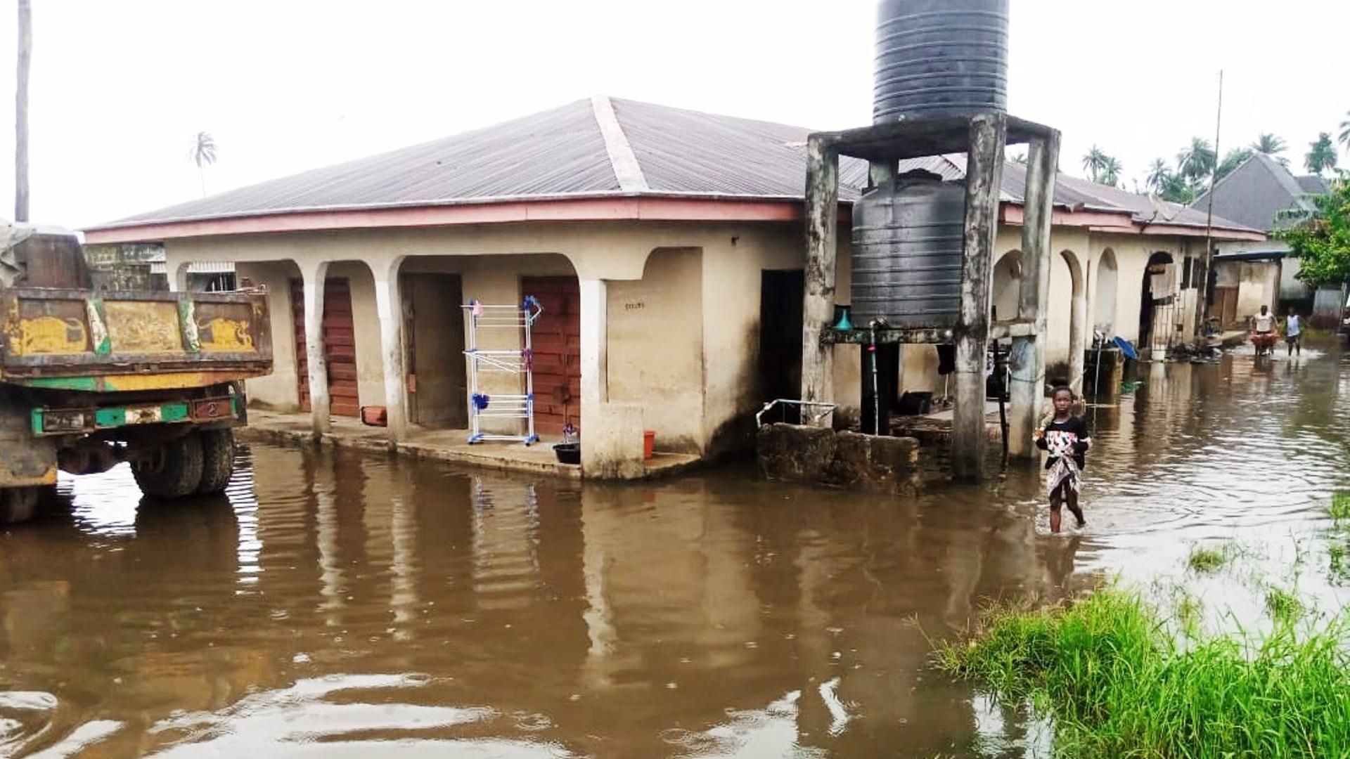 Imagen de archivo de una zona inundada en el estado de Rivers, en Nigeria
