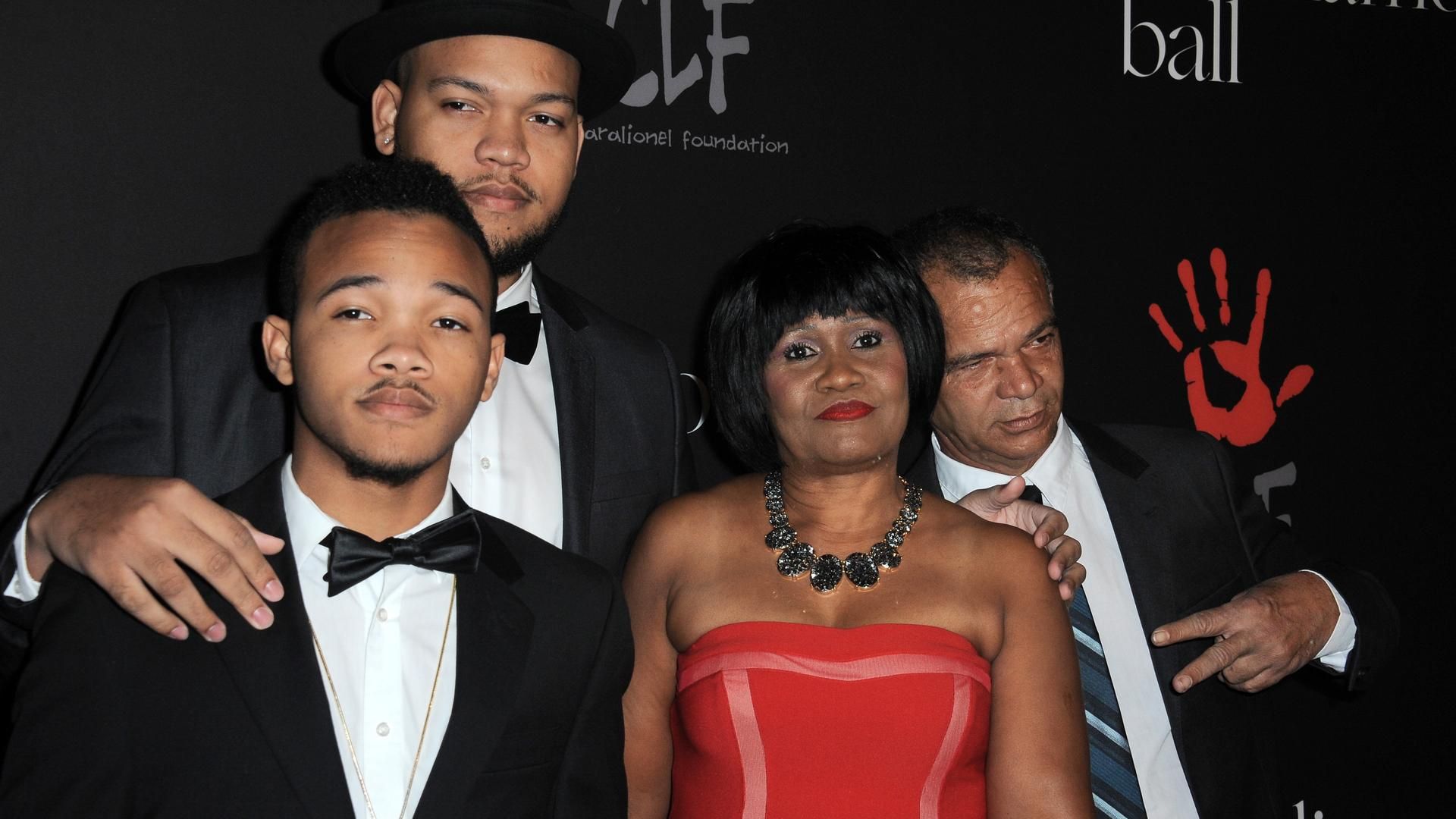 Rorrey Fenty, Rajad R Fenty, Monica Braithwait y Ronald Fenty en un evento de Rihanna en 2014