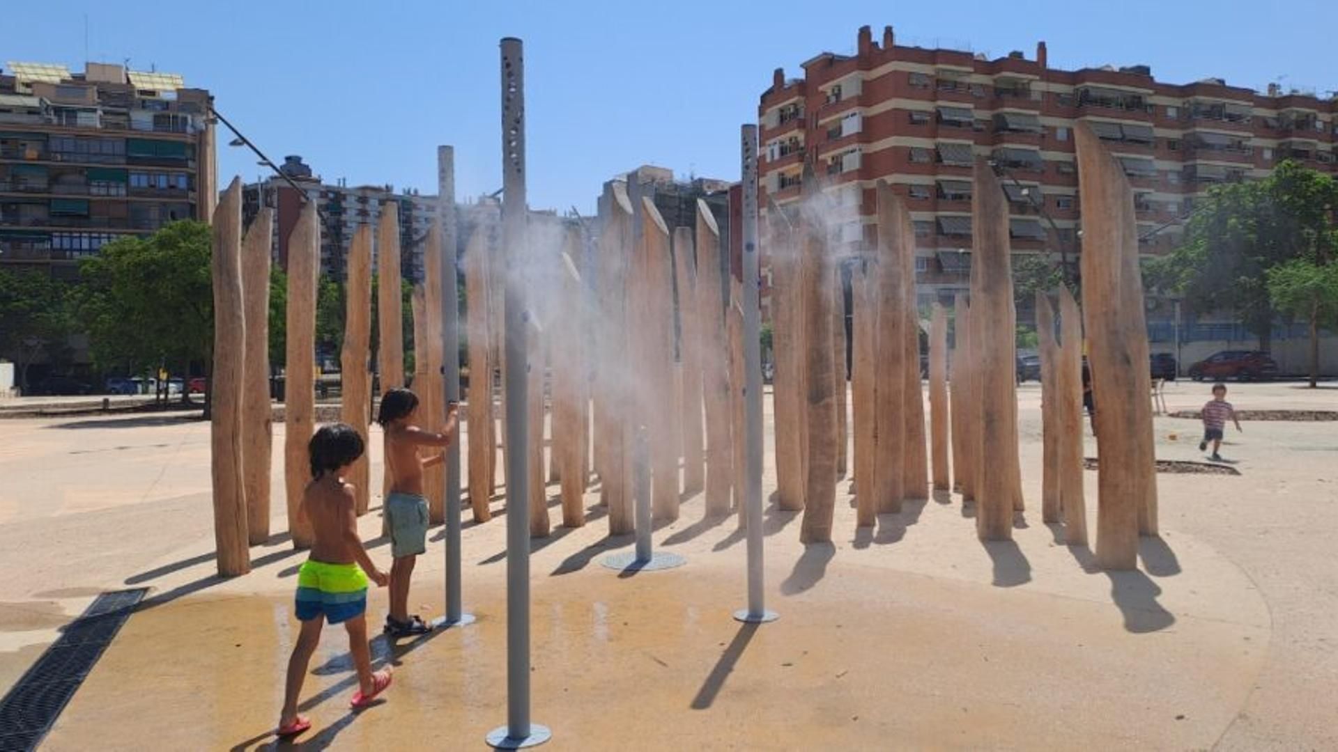 Barcelona cuenta con ocho espacios de zonas de juego de agua para refrescarse
