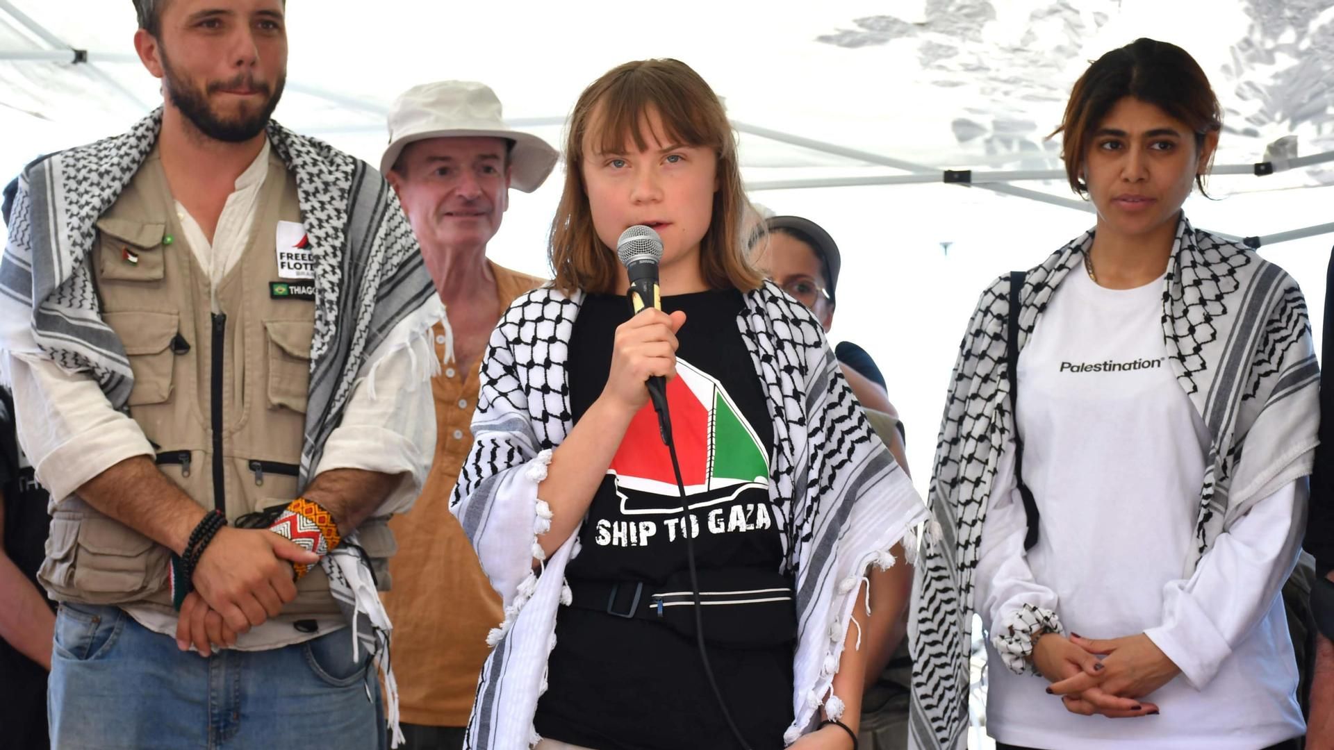 Greta Thunberg y el actor de 'Juego de Tronos' Liam Cunningham, rumbo a Gaza en un barco con ayuda humanitaria