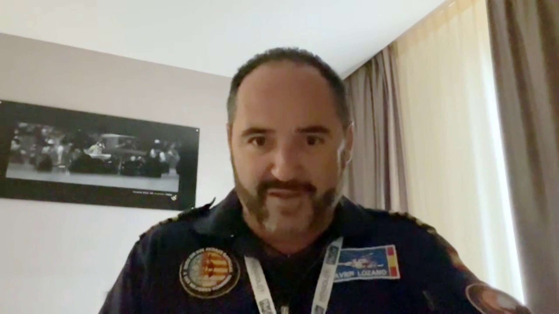 Javier Lozano, el piloto del helicóptero que trabajó rescatando personas la noche de la DANA, cuenta su peripecia por primera vez