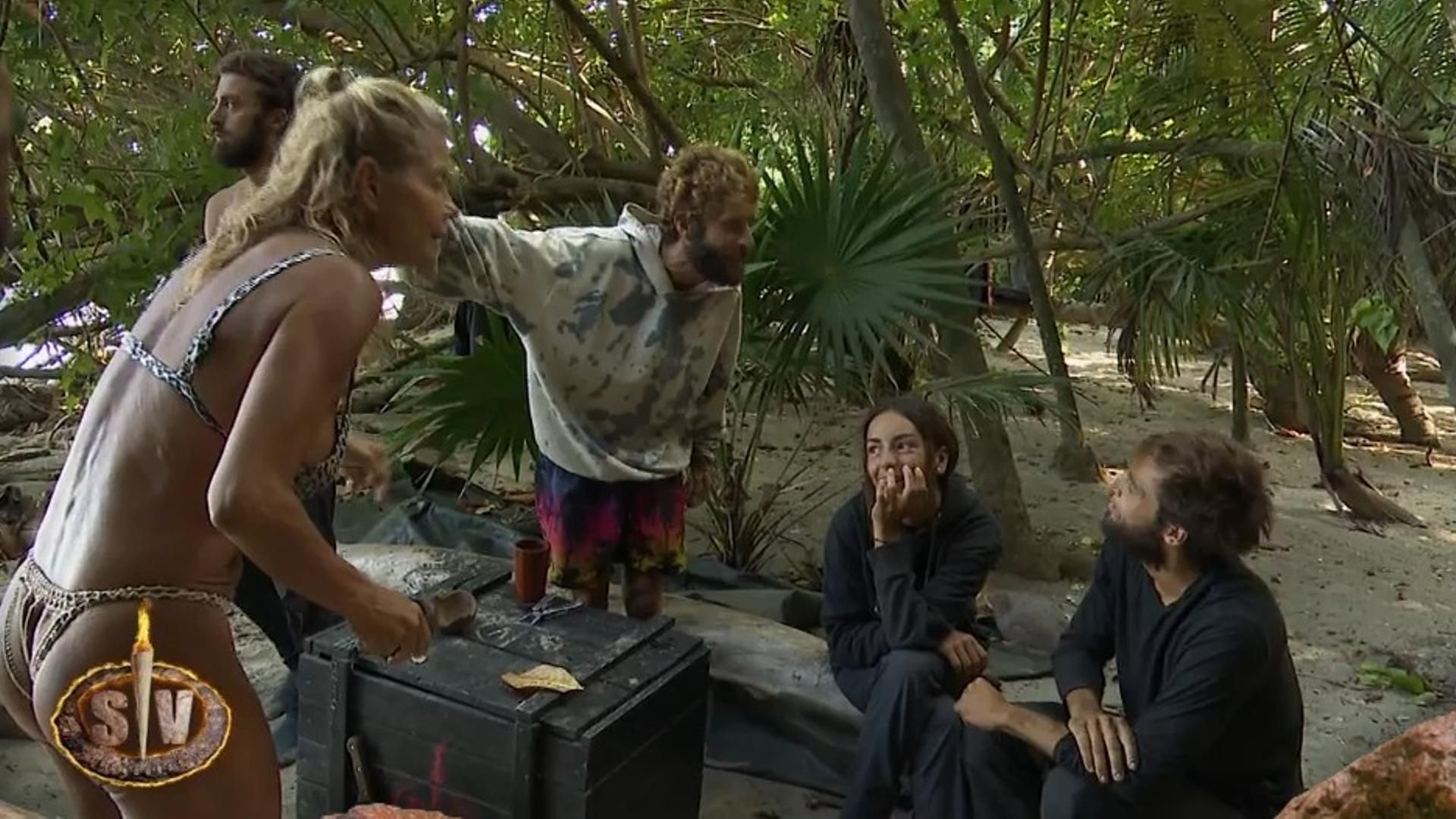 La playa estalla como nunca, con un Pelayo muy encendido con Montoya y Anita en 'Supervivientes'