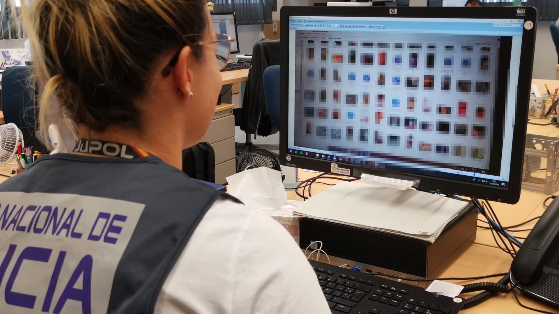 La Policía Nacional detiene a dos personas en Cantabria por distribuir material sexual de 14 mujeres por Internet La Policía Nacional detiene a dos personas en Cantabria por distribuir material sexual de 14 mujeres por Internet