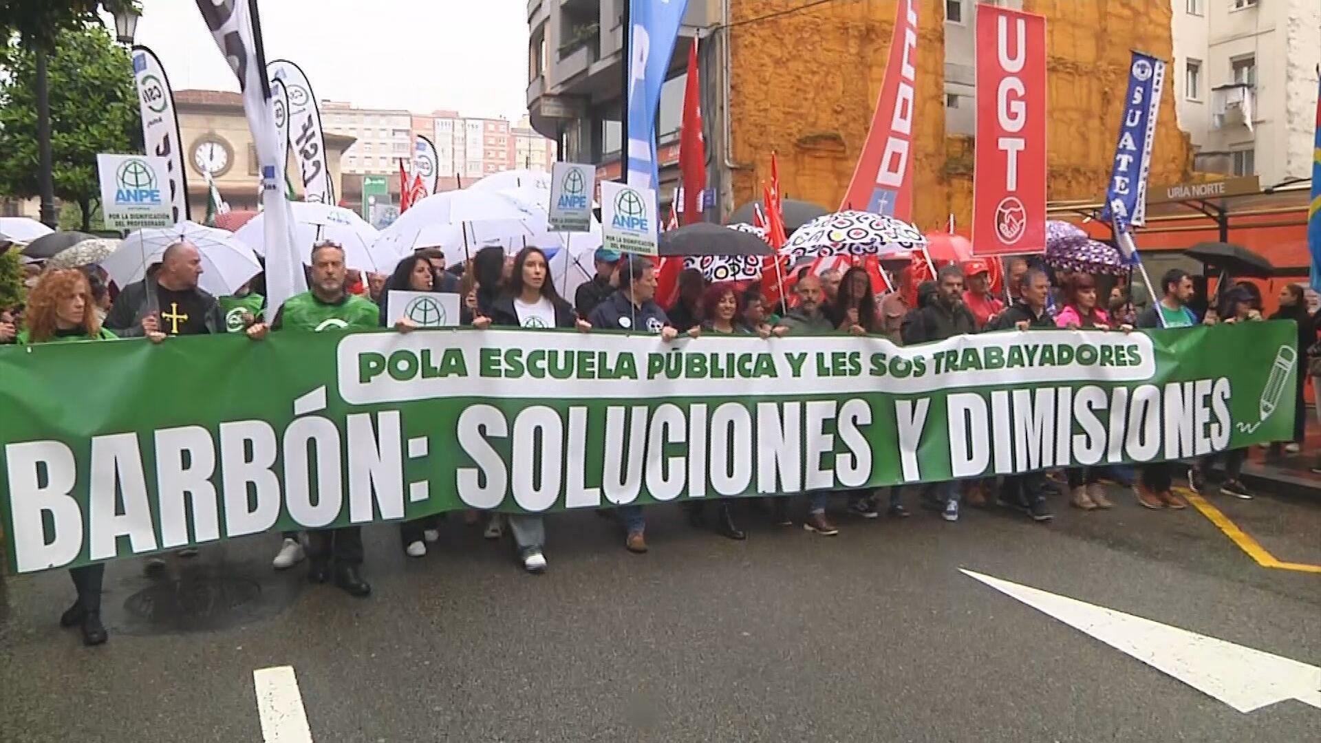 Los docentes arrancan una huelga indefinida en Asturias: exigen la equiparación salarial y más inversión en educación pública