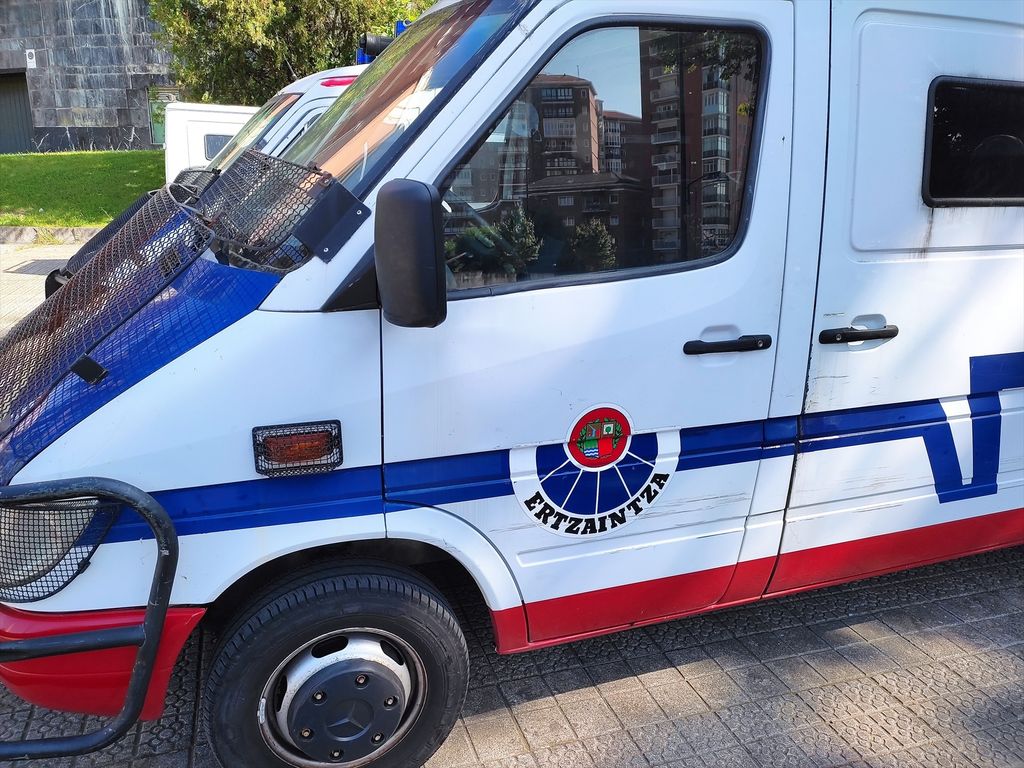 Tres detenidos y varios disparos en una operación antidroga en Lezo por agentes de la Ertzaintza