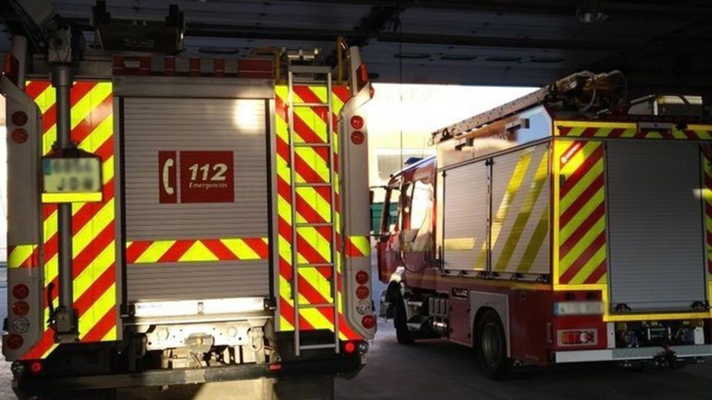 Archivo - Imagen de archivo de vehículos de Bomberos en Andalucía.
