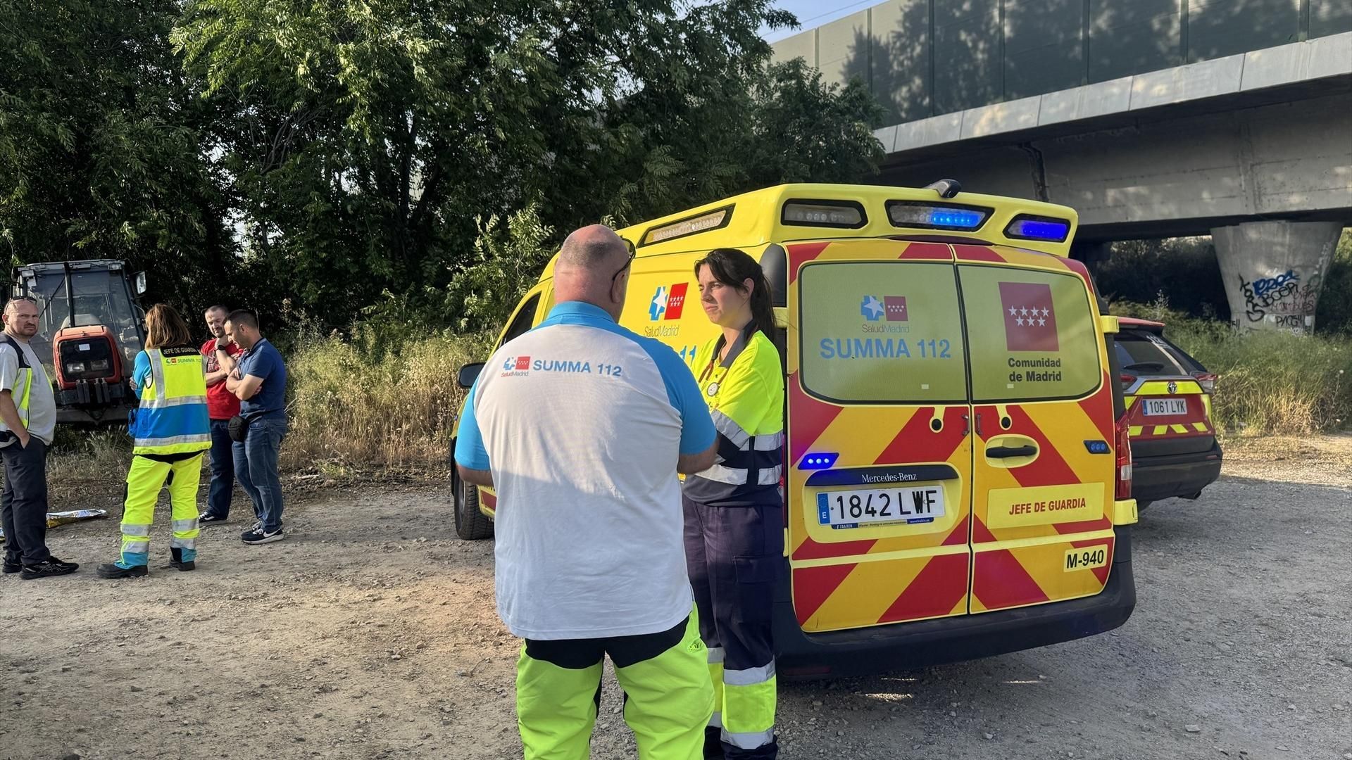 Efectivos del SUMMA 112 atendiendo una emergencia en Getafe