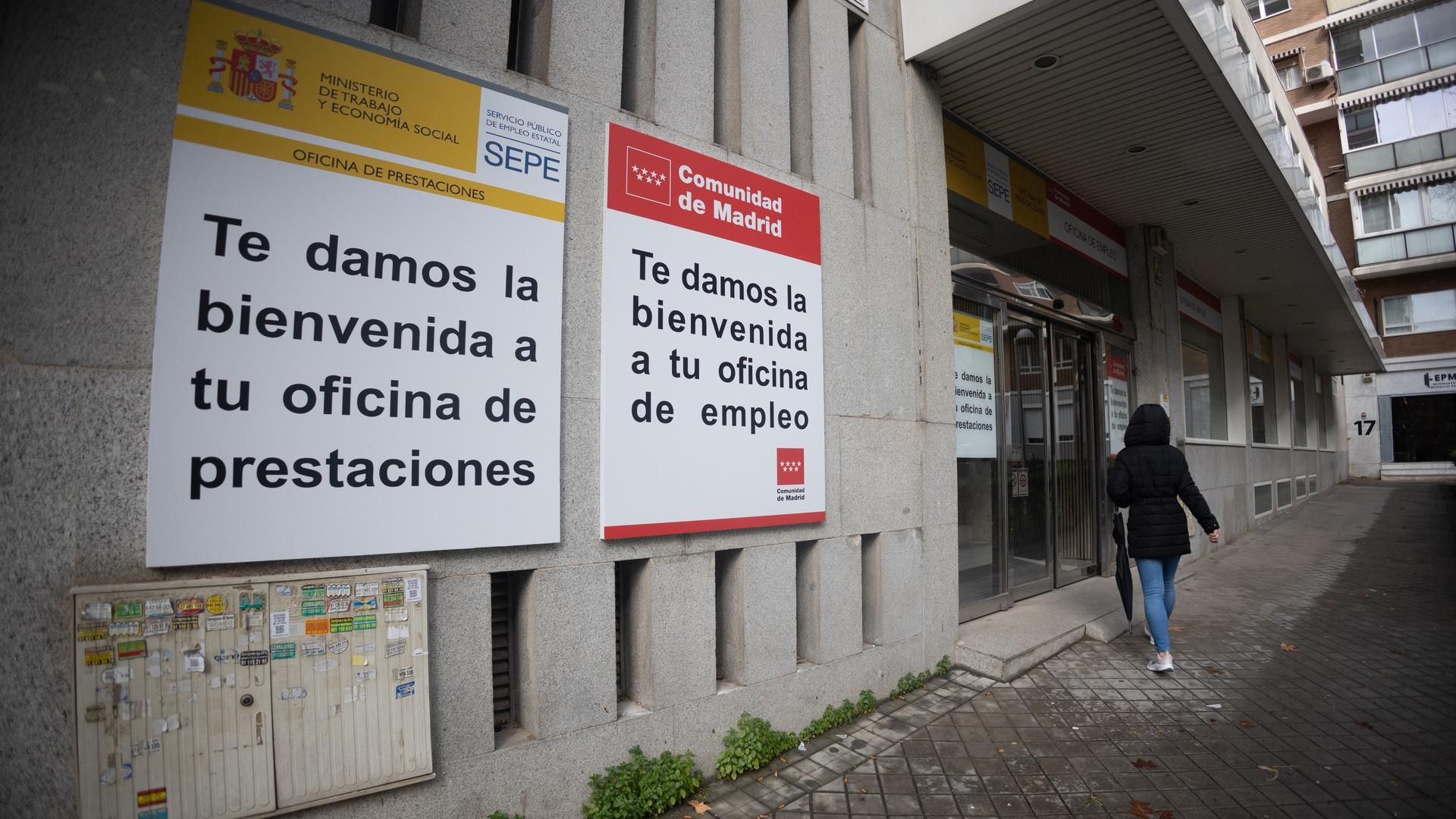 El paro baja de los 2,5 millones por primera vez en 17 años: cae en 57.835 personas en mayo