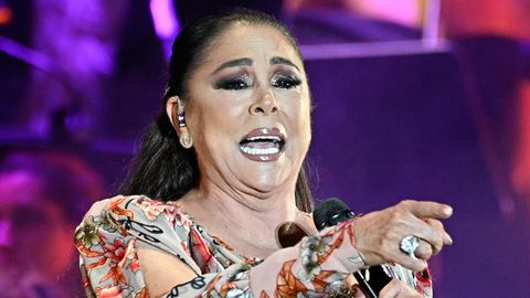 Isabel Pantoja planea abandonar España y baraja dos países a los que  mudarse - Telecinco