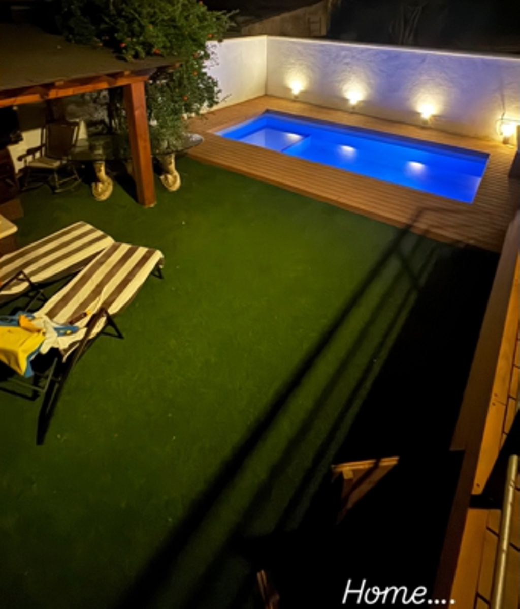 Piscina y chill-out de Marta López