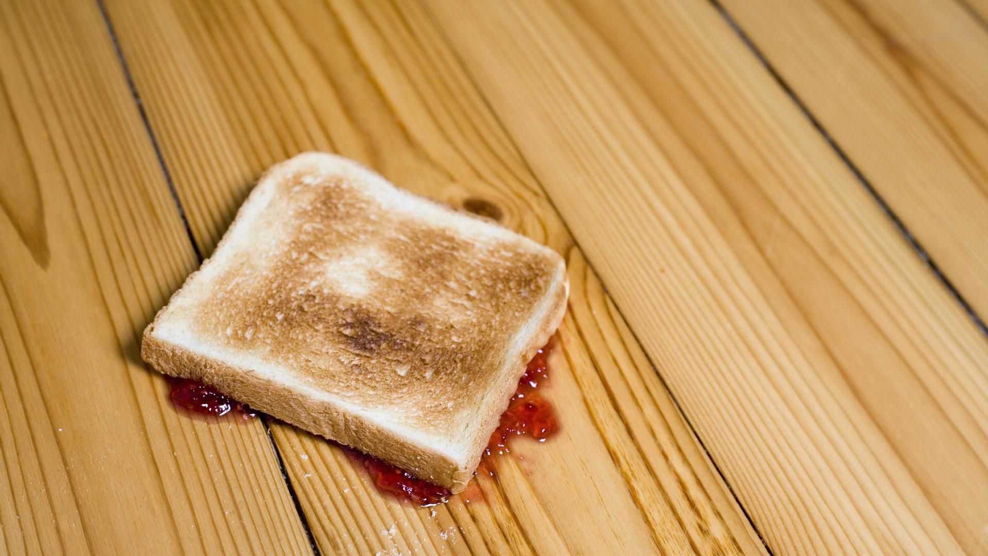¿Puedes comerte la comida que se te cae al suelo si la coges rápido?