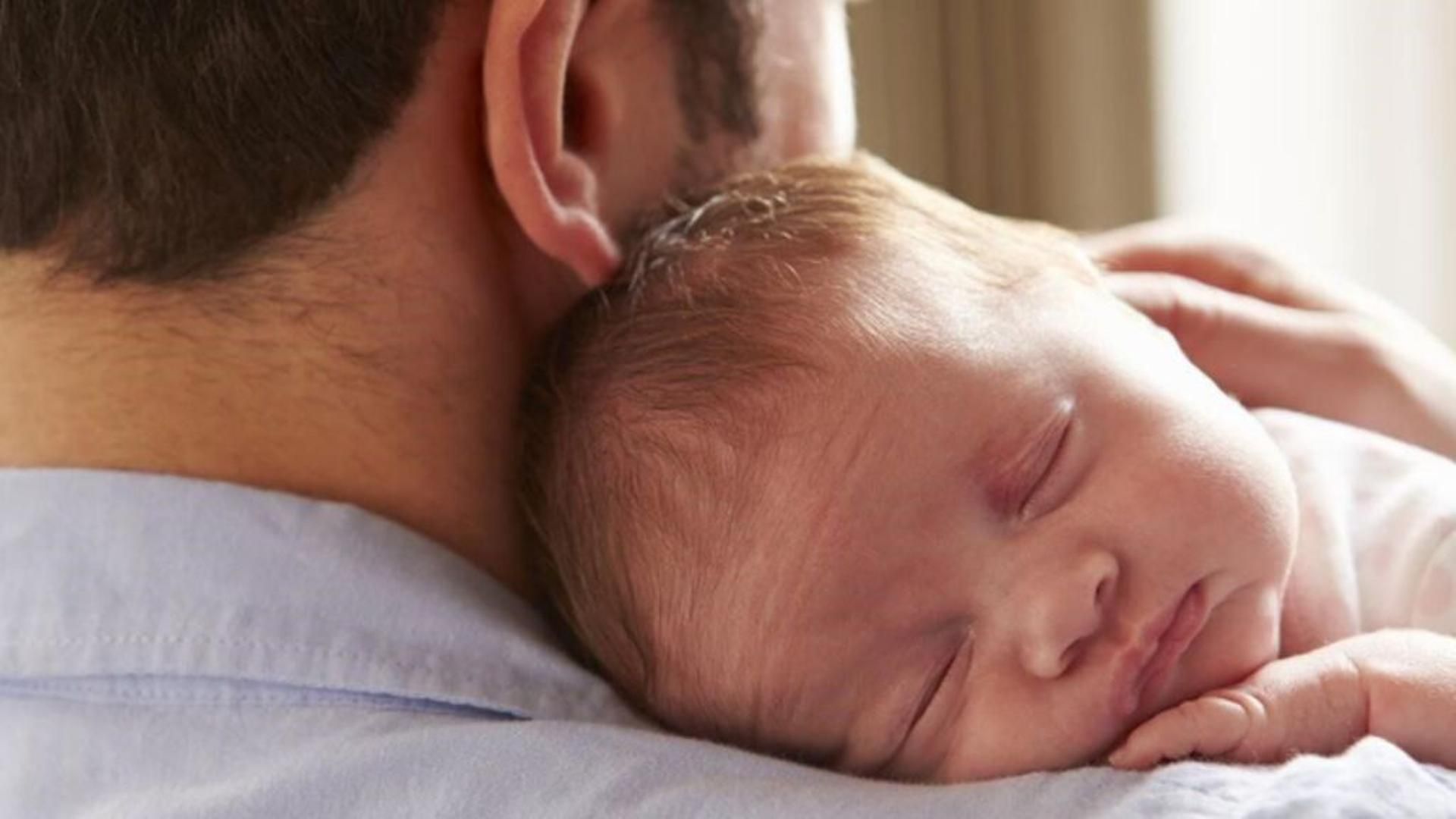 Un  juez de Málaga da la razón a un padre que acusó a su empresa de echarle por pedir el permiso de paternidad