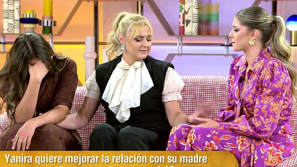El duro momento entre dos hermanas y una madre cuando exteriorizan por primera vez su mala relación: "Me da pena decíroslo"