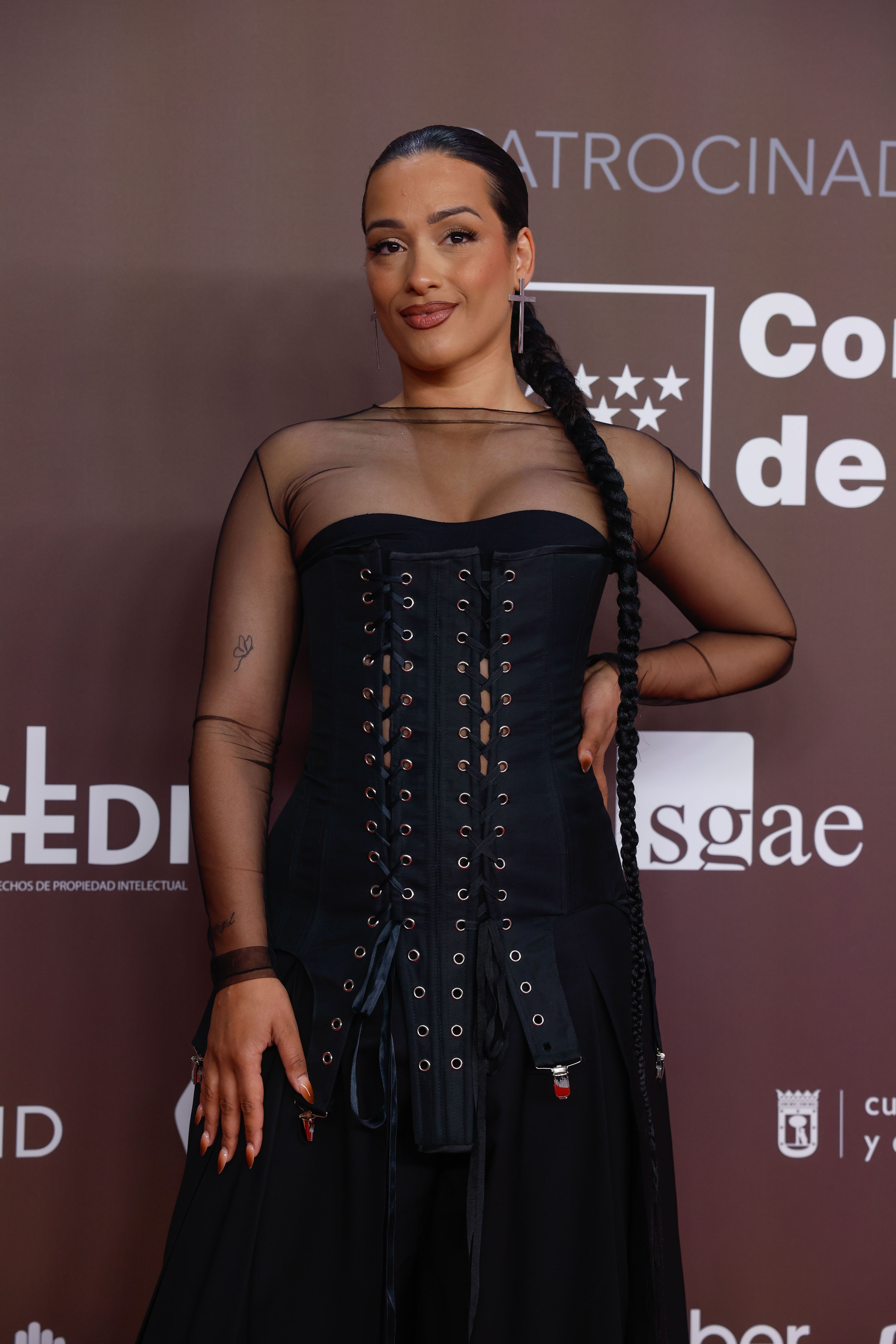 Chanel en la alfombra roja de los Premios de a Academia de la Música