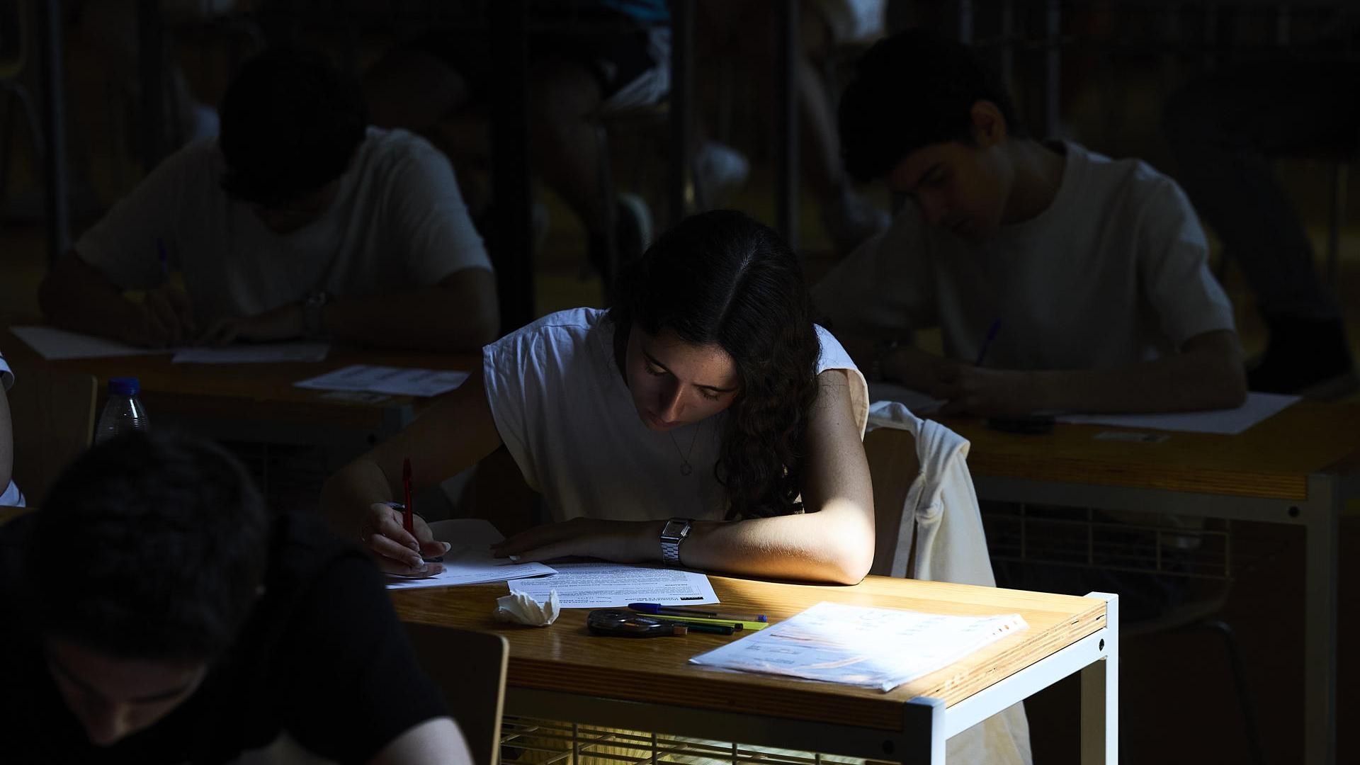 Estudiantes realizando PAU