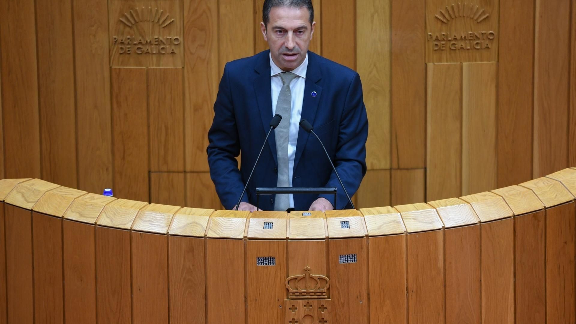 Alfonso Villares en el Parlamento.