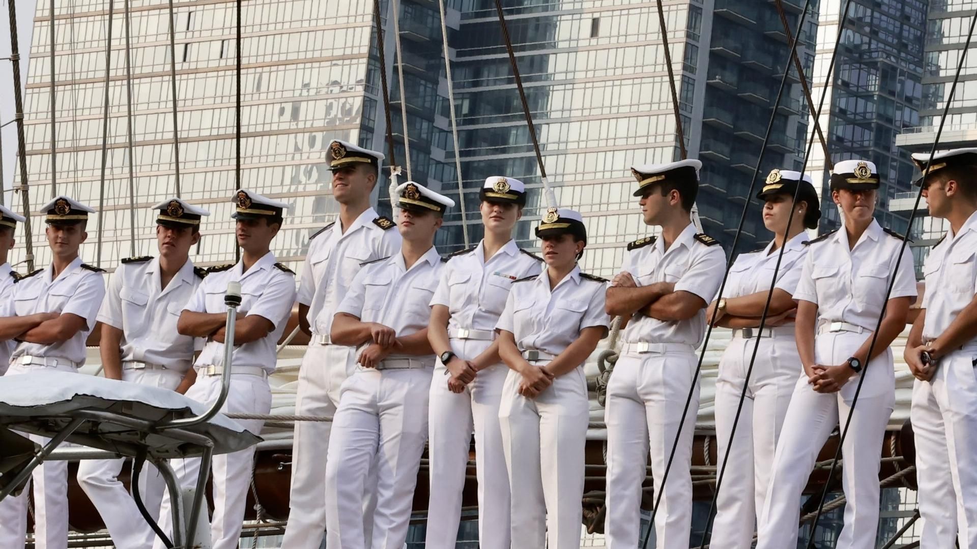 La princesa Leonor y sus compañeros, desde el Juan Sebastián Elcano