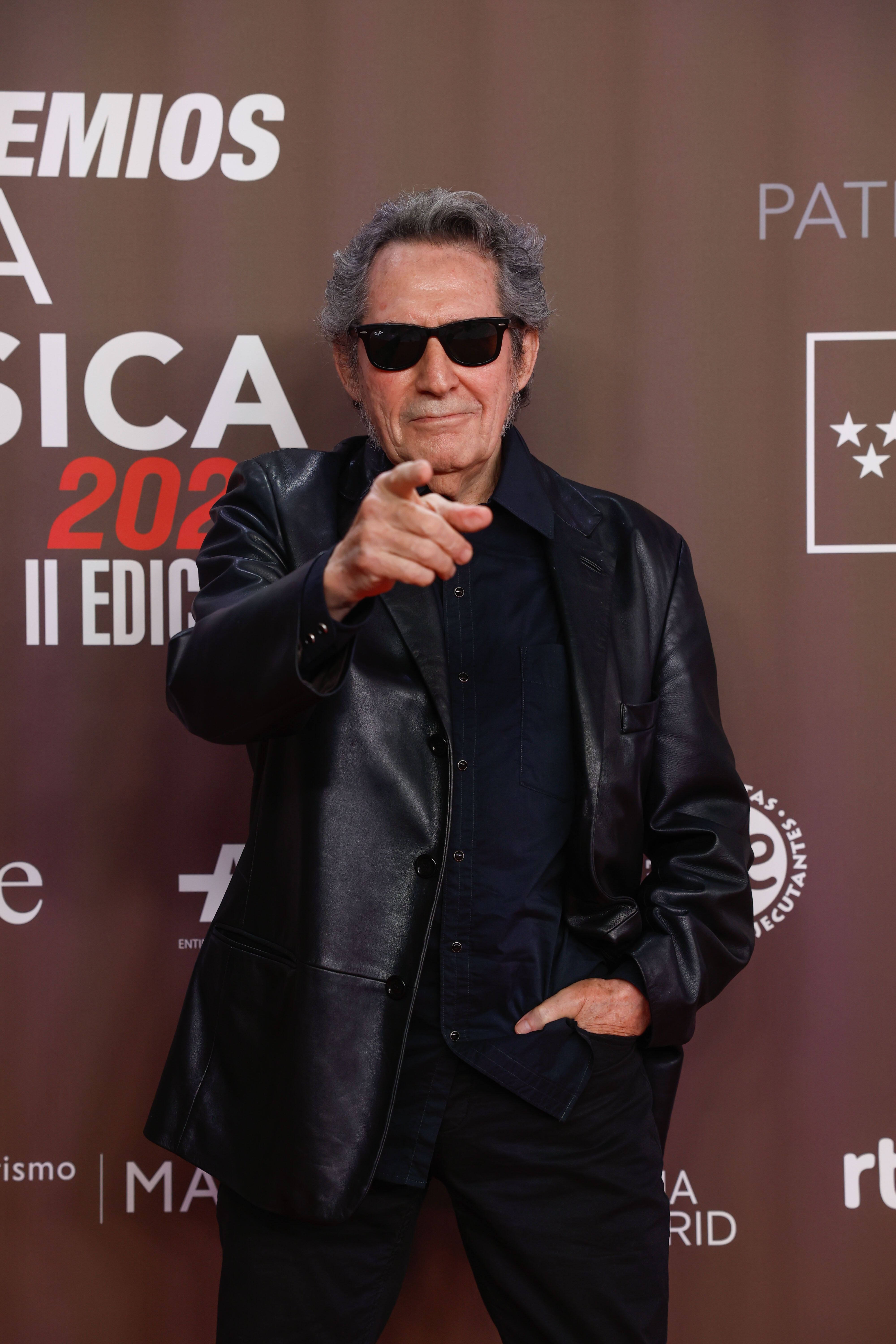 Miguel Ríos en la alfombra roja de los Premios de la Academia de la Música