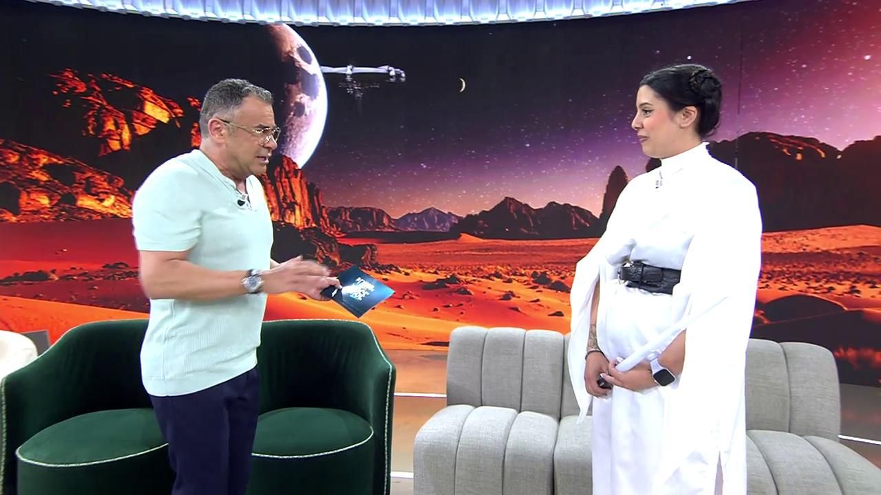 Sheila aparece en plató disfrazada de Princesa Leia