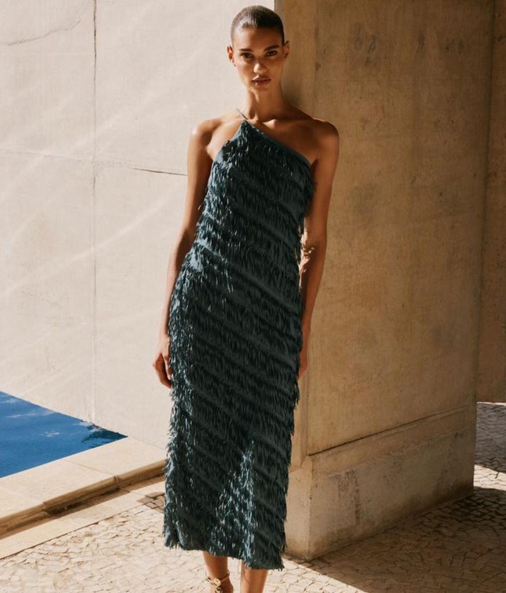 Vestido midi con flecos – Zara