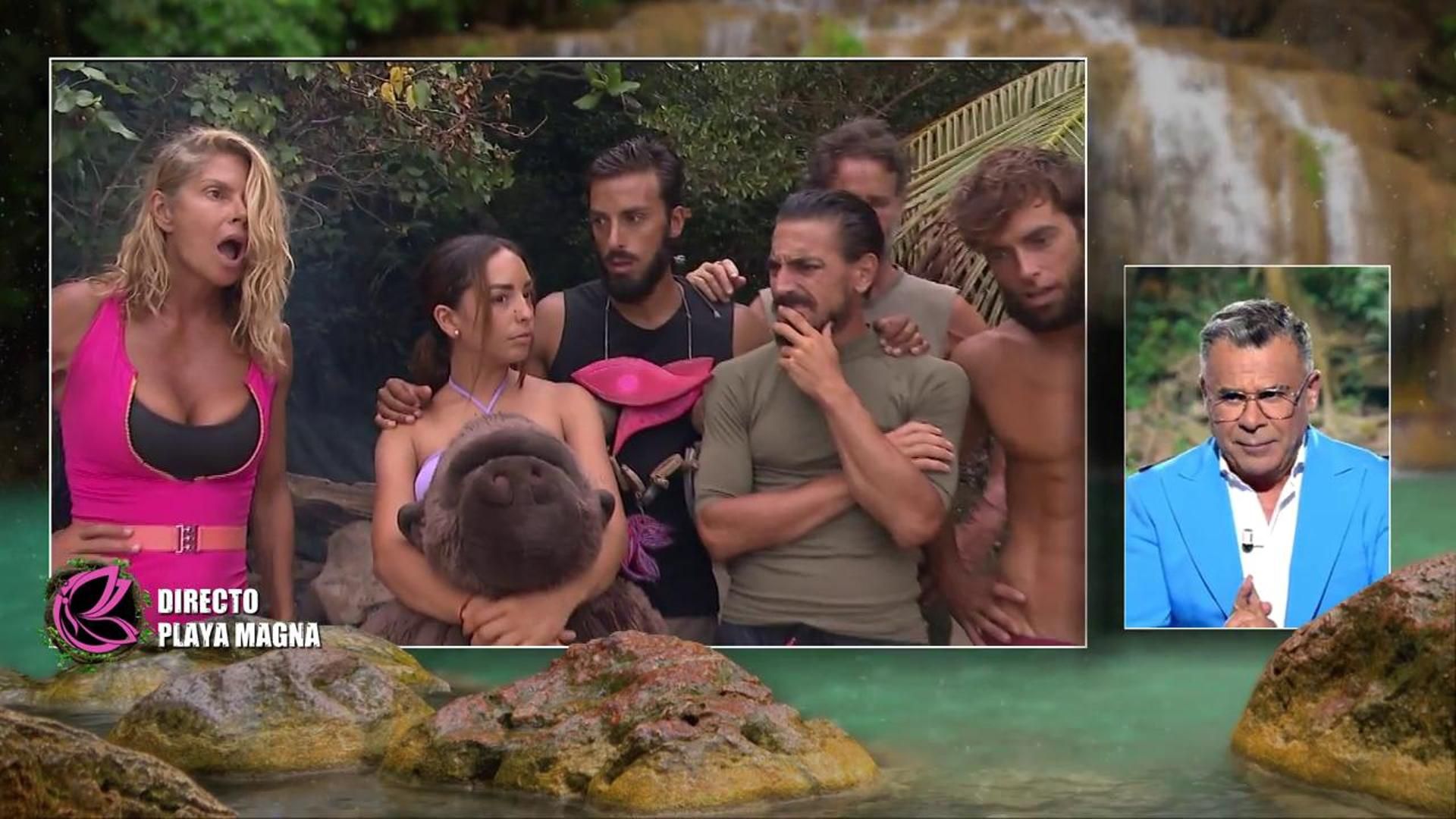 Jorge Javier anuncia una noticia "muy importante" que cambia el rumbo de los supervivientes en la recta final: "Os despedís de esta playa..."