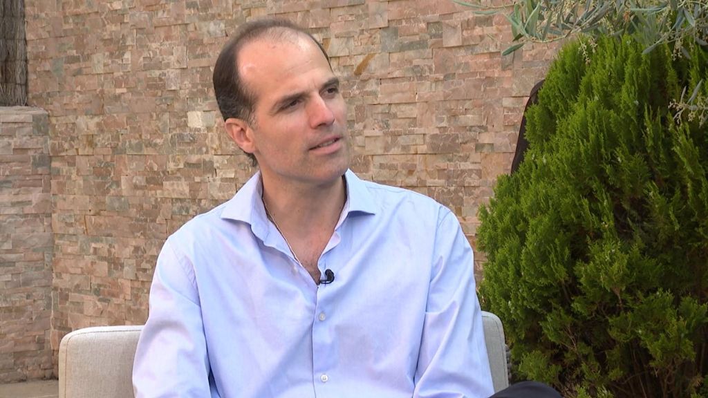 Álvaro Villanueva recopila sus 'Cartas a Alvarete', misivas a su hijo enfermo