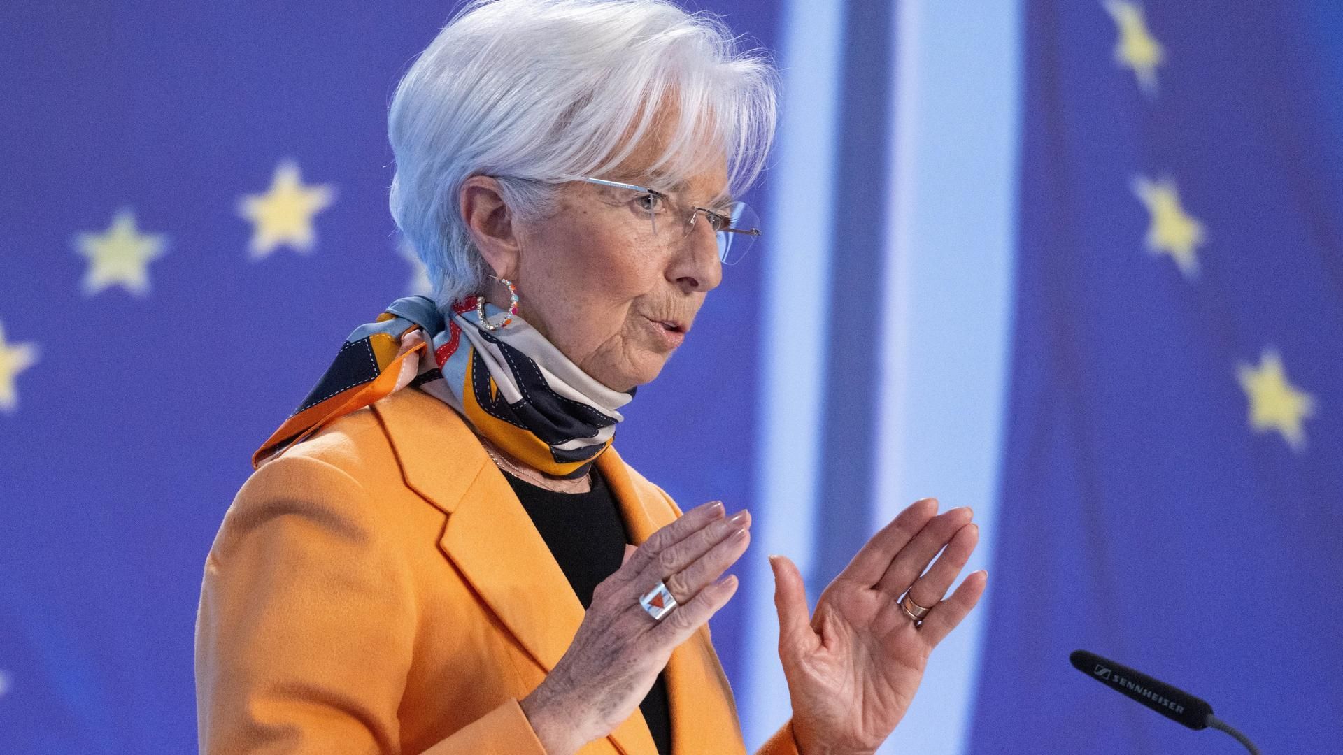 Archivo - 06 March 2025, Hesse, Frankfurt/Main: Christine Lagarde, President of the European Central Bank (ECB), speaks at the Bank's regular press conference after the Governing Council meeting. The European Central Bank (ECB) cuts key interest rates in