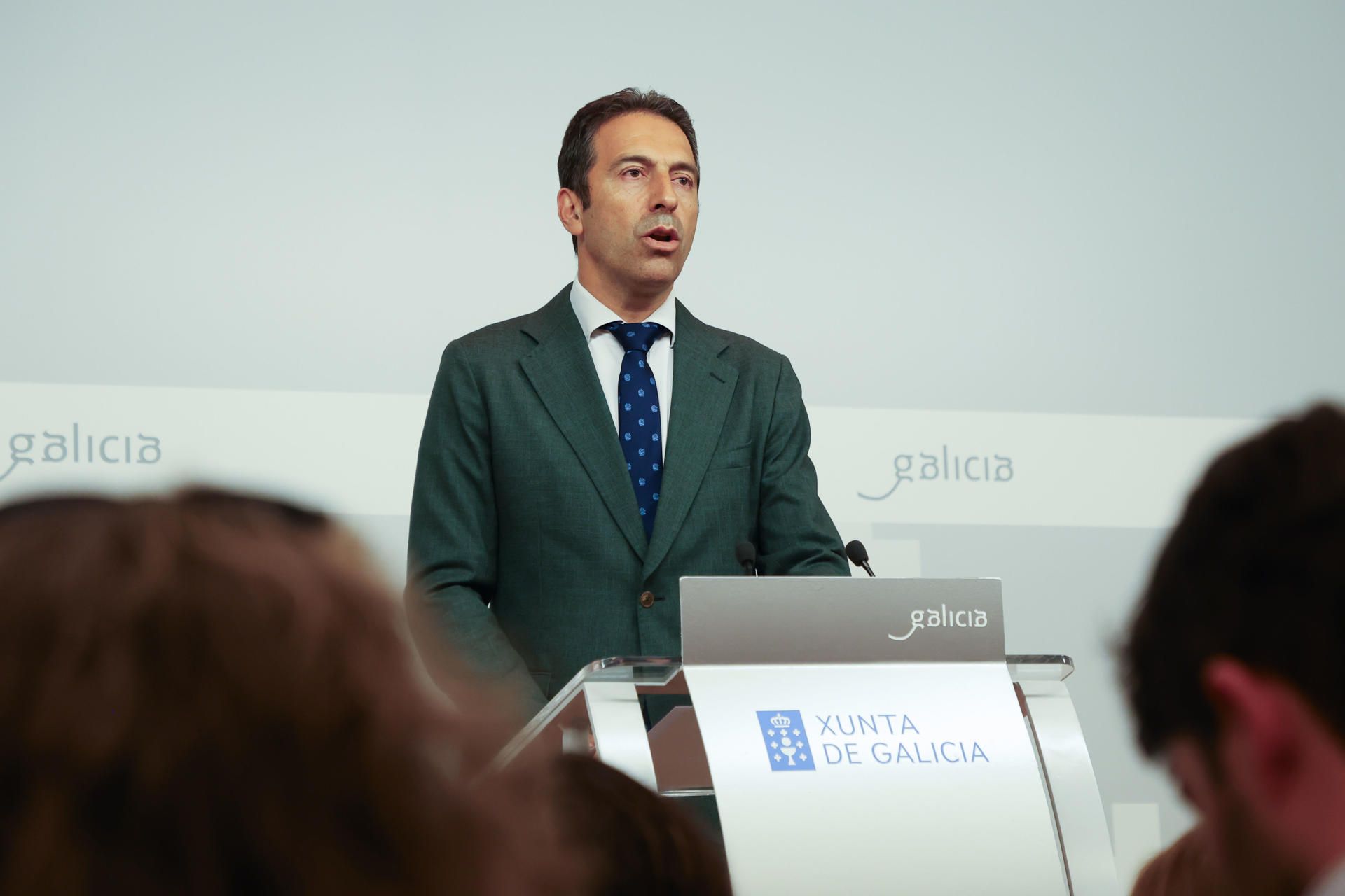 Dimite el conselleiro de Mar, Alfonso Villares, investigado por agresión sexual