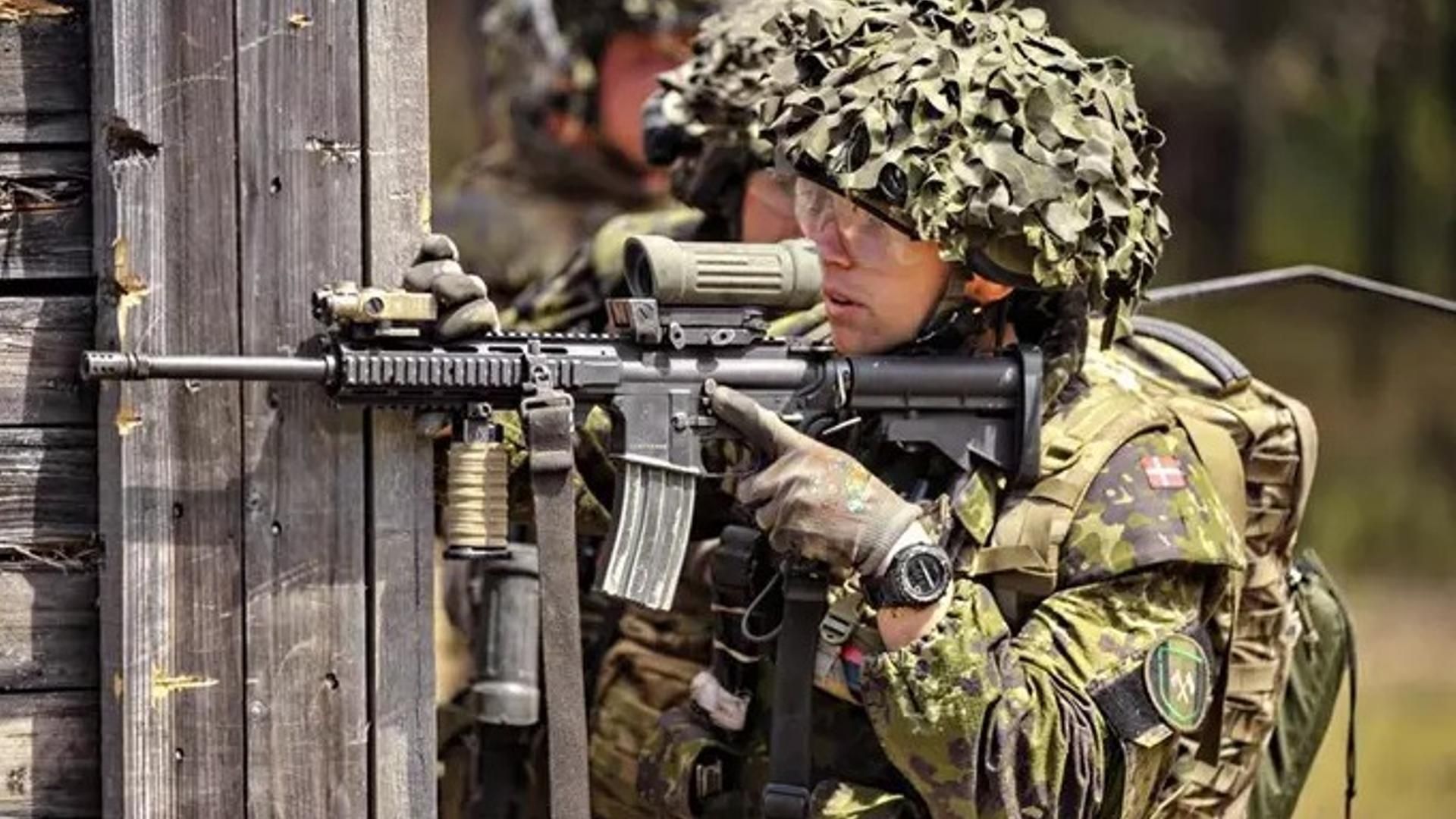 Dinamarca se prepara para posibles guerras: reclutamiento obligatorio de exmilitares