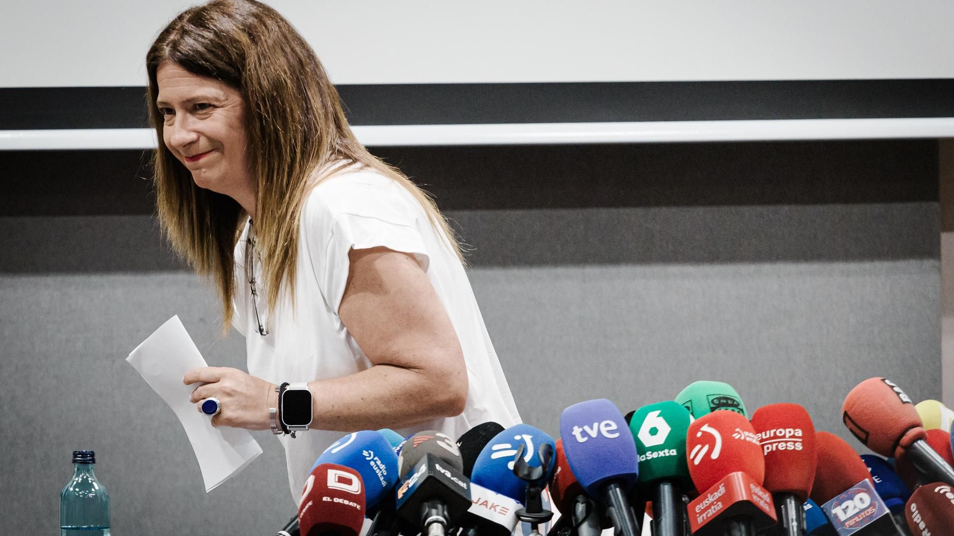 El PSOE da de baja a Leire Díez y deja de ser oficialmente militante del partido