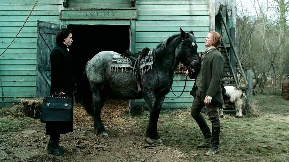 Johnny Depp en el set de rodaje de ‘Sleepy Hollow’ con el caballo Goldeneye. / PARAMOUNT