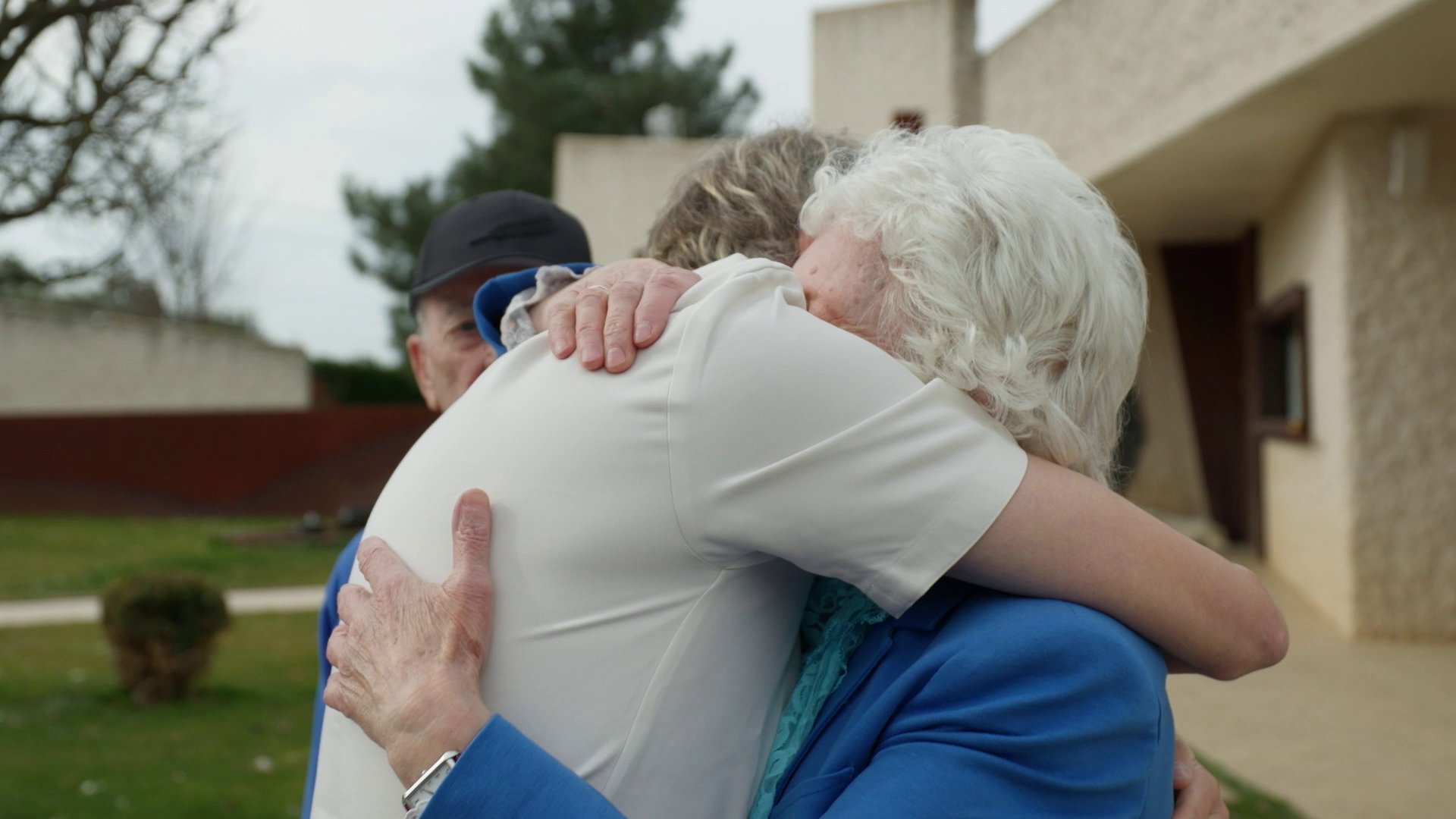 Los momentos más especiales de Jesús Calleja con su familia antes de viajar al espacio: así se despidió de sus padres