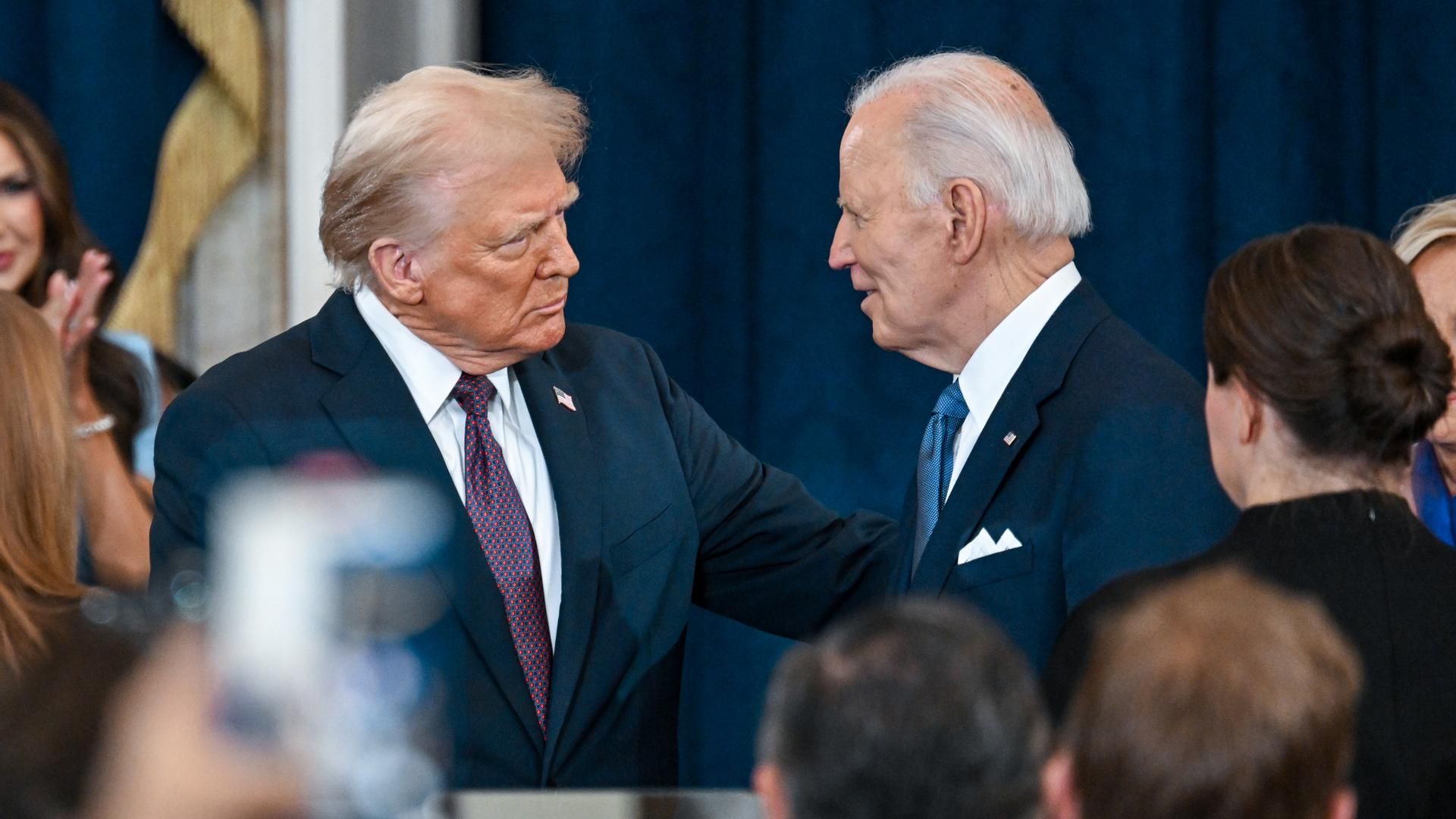 Trump ordena investigar si los asesores de Joe Biden abusaron de las firmas presidenciales en su nombre y ocultando su "deterioro cognitivo" Trump ordena investigar si los asesores de Joe Biden abusaron de las firmas presidenciales en su nombre y ocultando su "deterioro cognitivo"