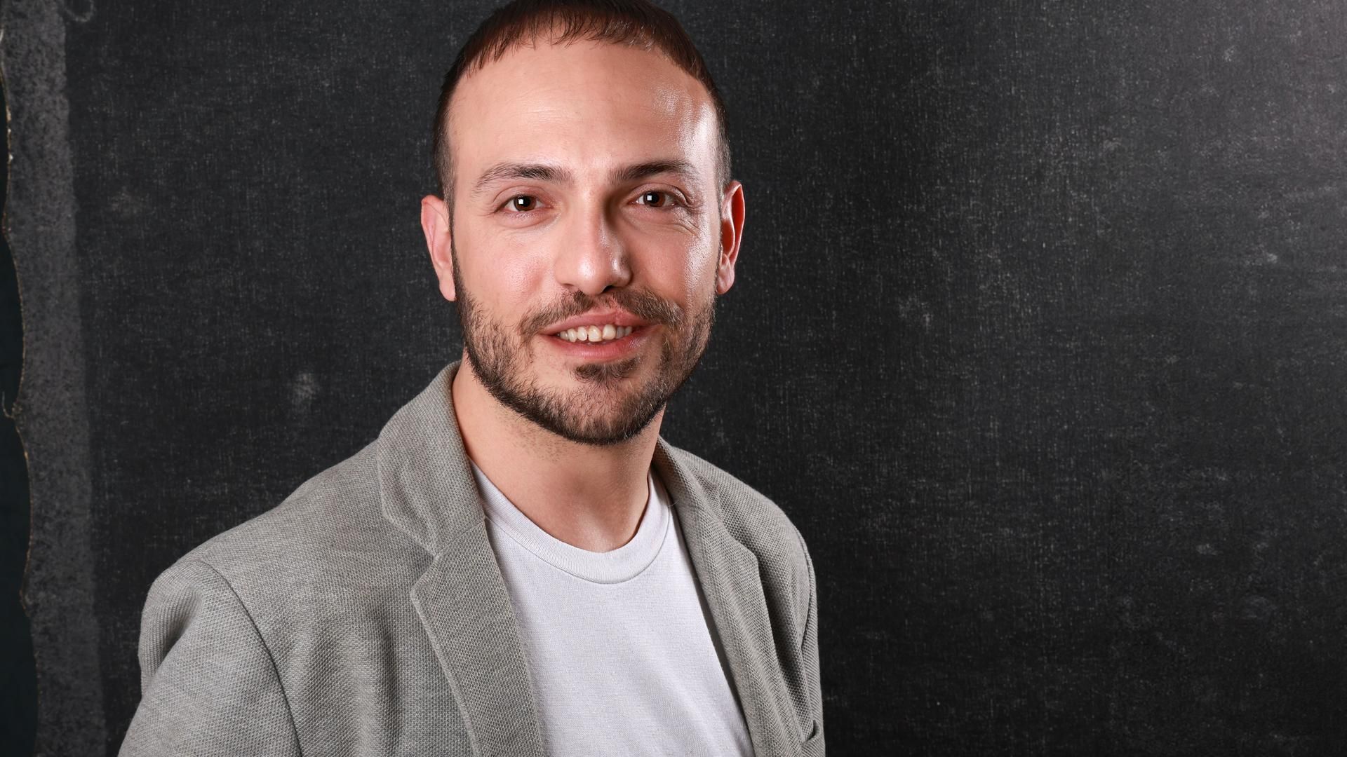 Álex Herrero, autor del libro "El pequeño libro para escribir sin faltas"