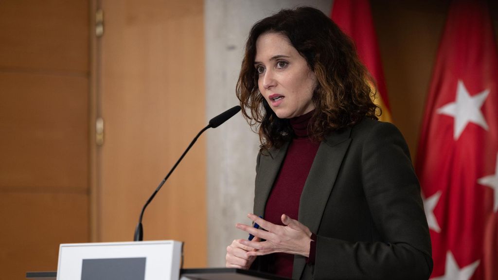 Ayuso mantiene las ayudas al transporte público en Madrid