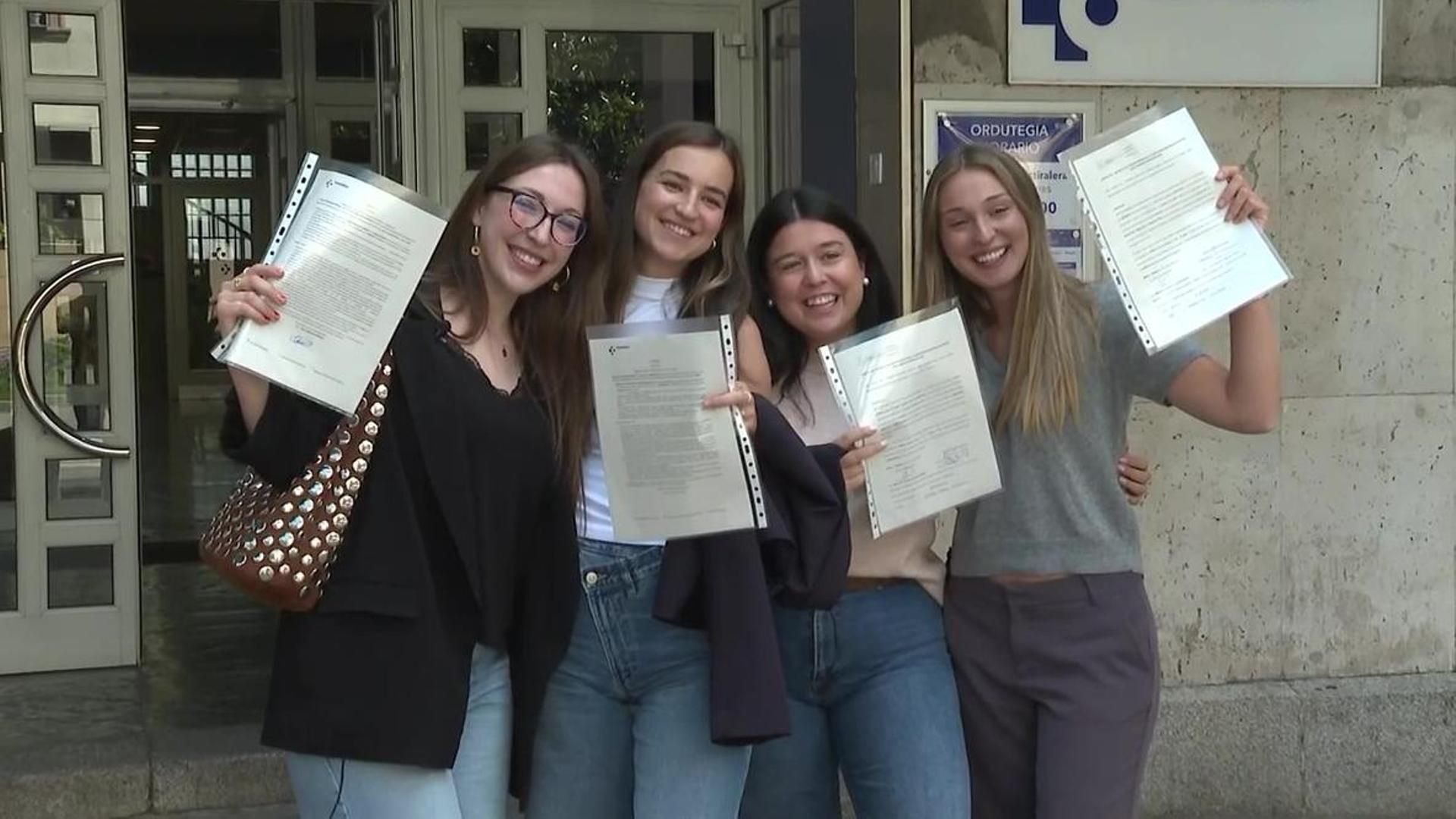 Histórico lleno en las plazas MIR de Medicina de Familia tras años de vacantes: "Acabo de firmar la plaza de mis sueños"
