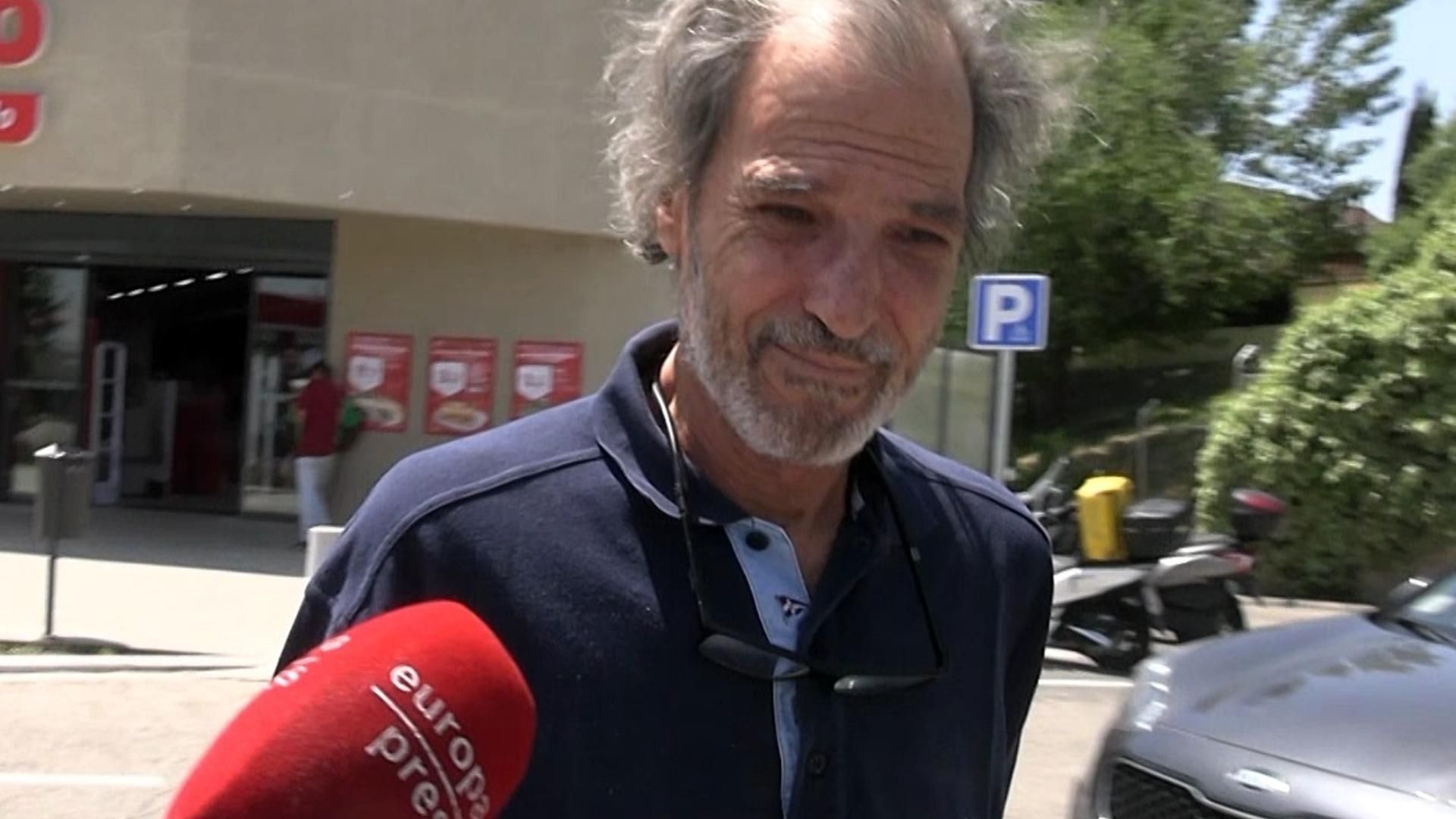 Javier García Obregó, interceptado por la prensa