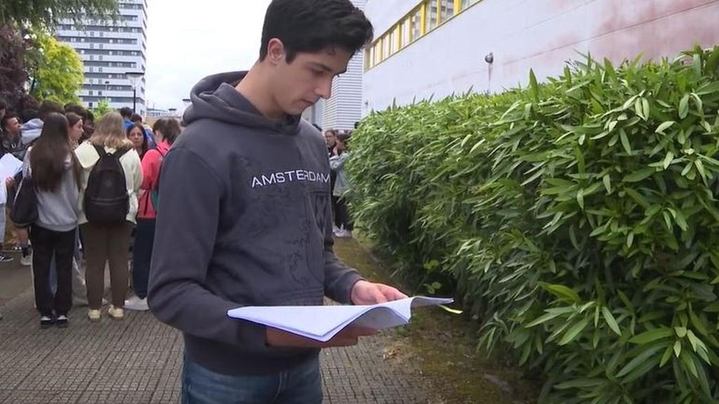 Las polémicas de la PAU 2025: desde el uso de ChatGPT en el examen de inglés a la dificultad de la prueba de matemáticas